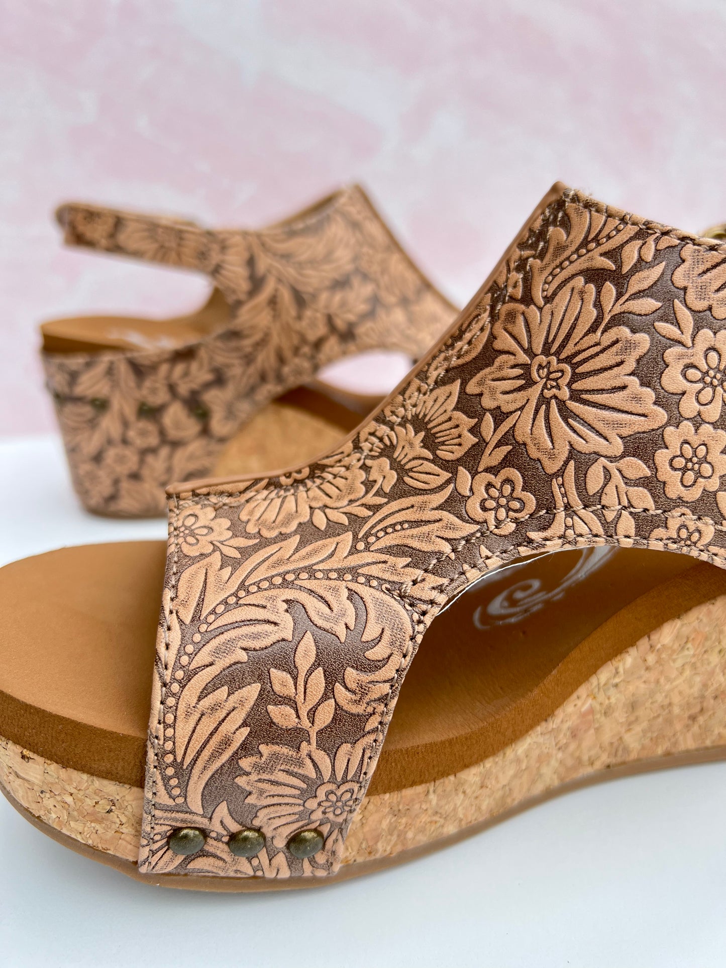 Very G Liberty Tooled Wedge - Nude