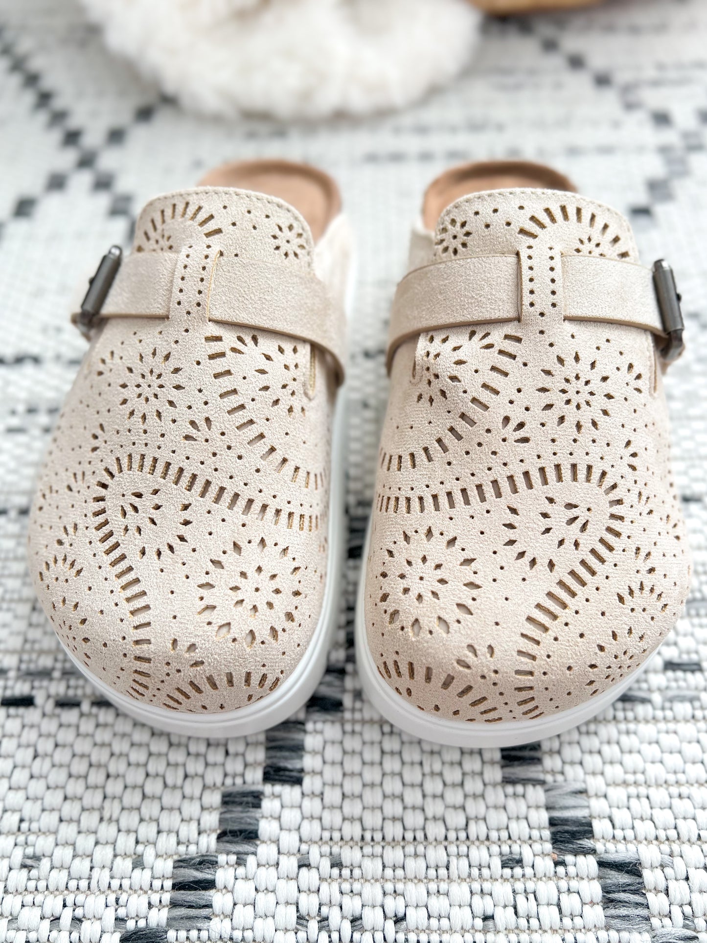 Very G Lulu Platform Clog - Cream