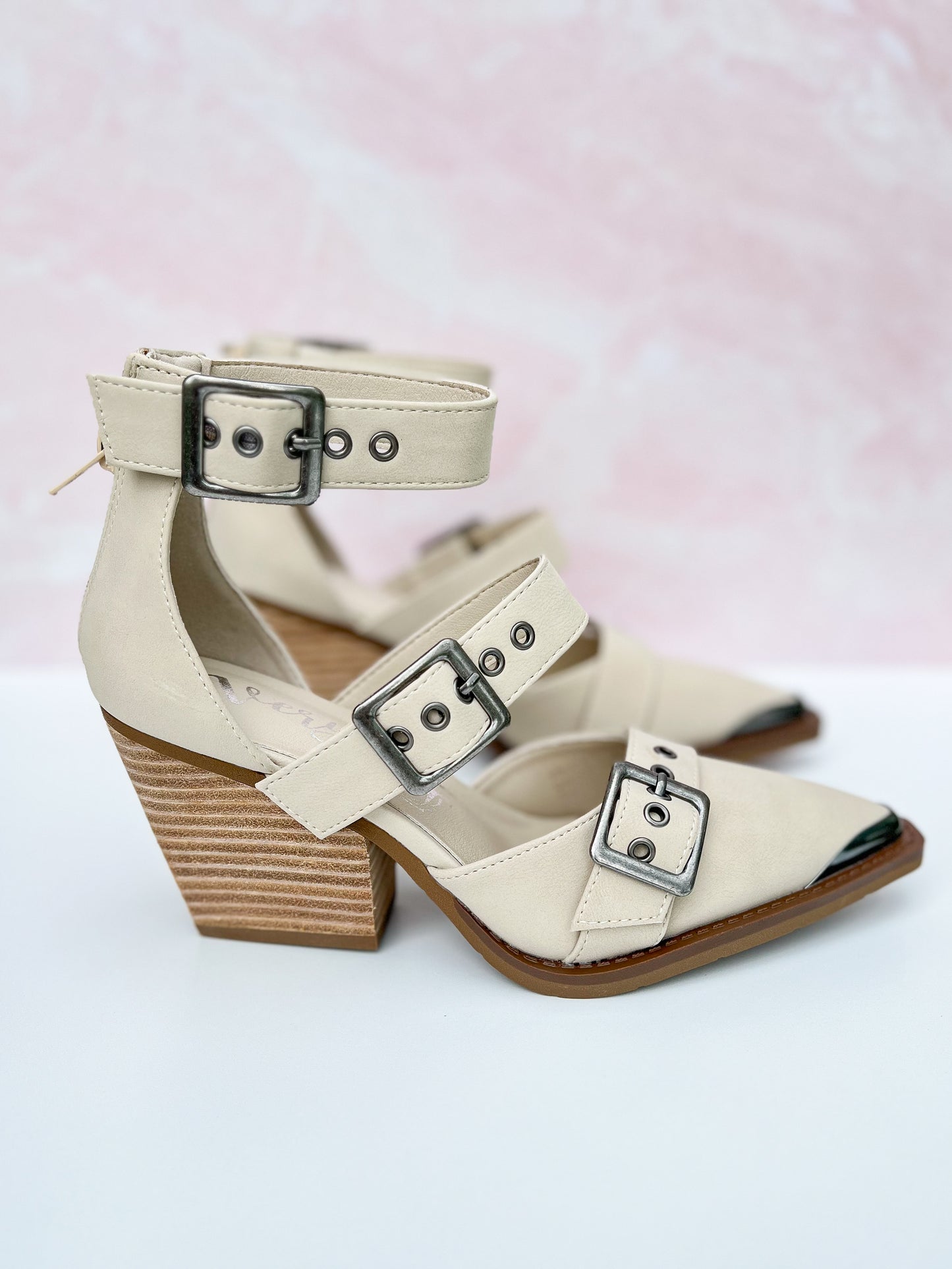 Very G Irina Wedge - Cream