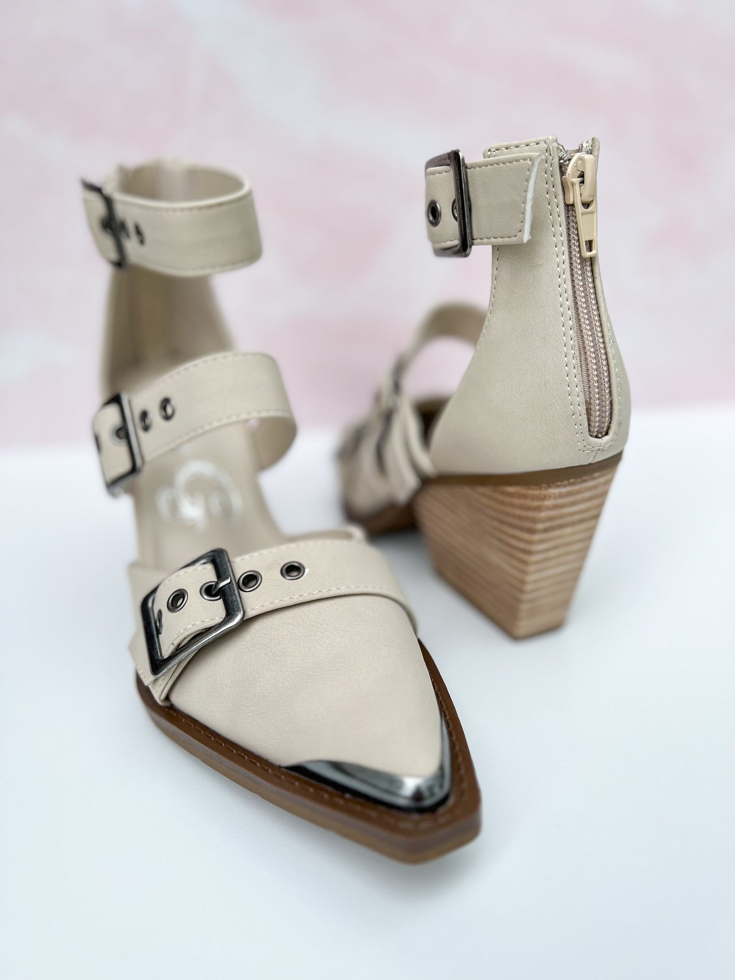 Very G Irina Wedge - Cream