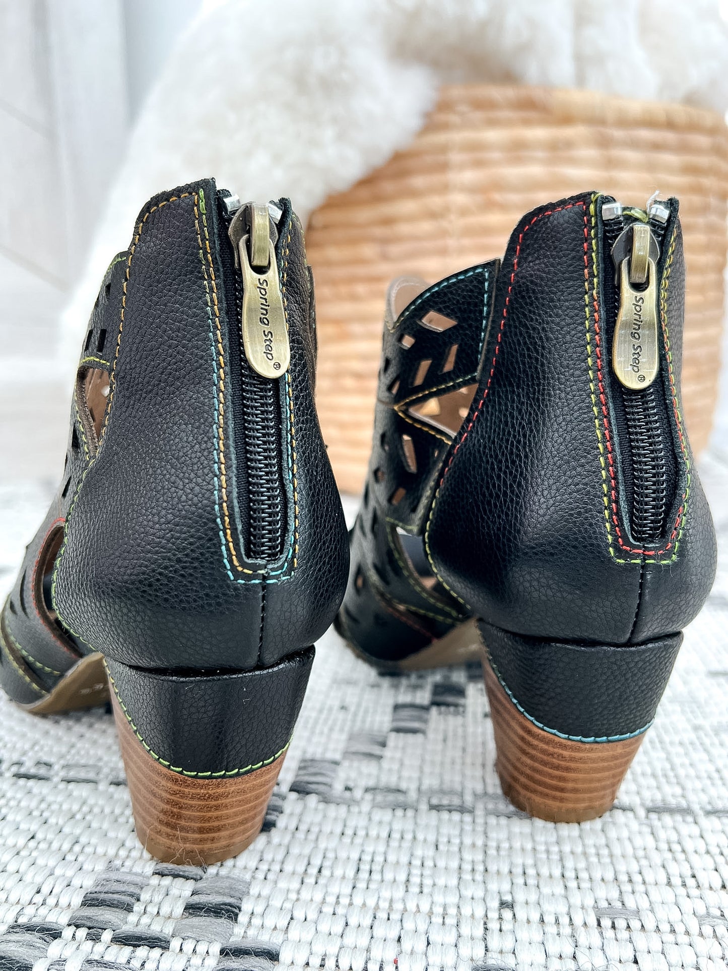 L'ARTISTE Icon Wedge - Black Leather