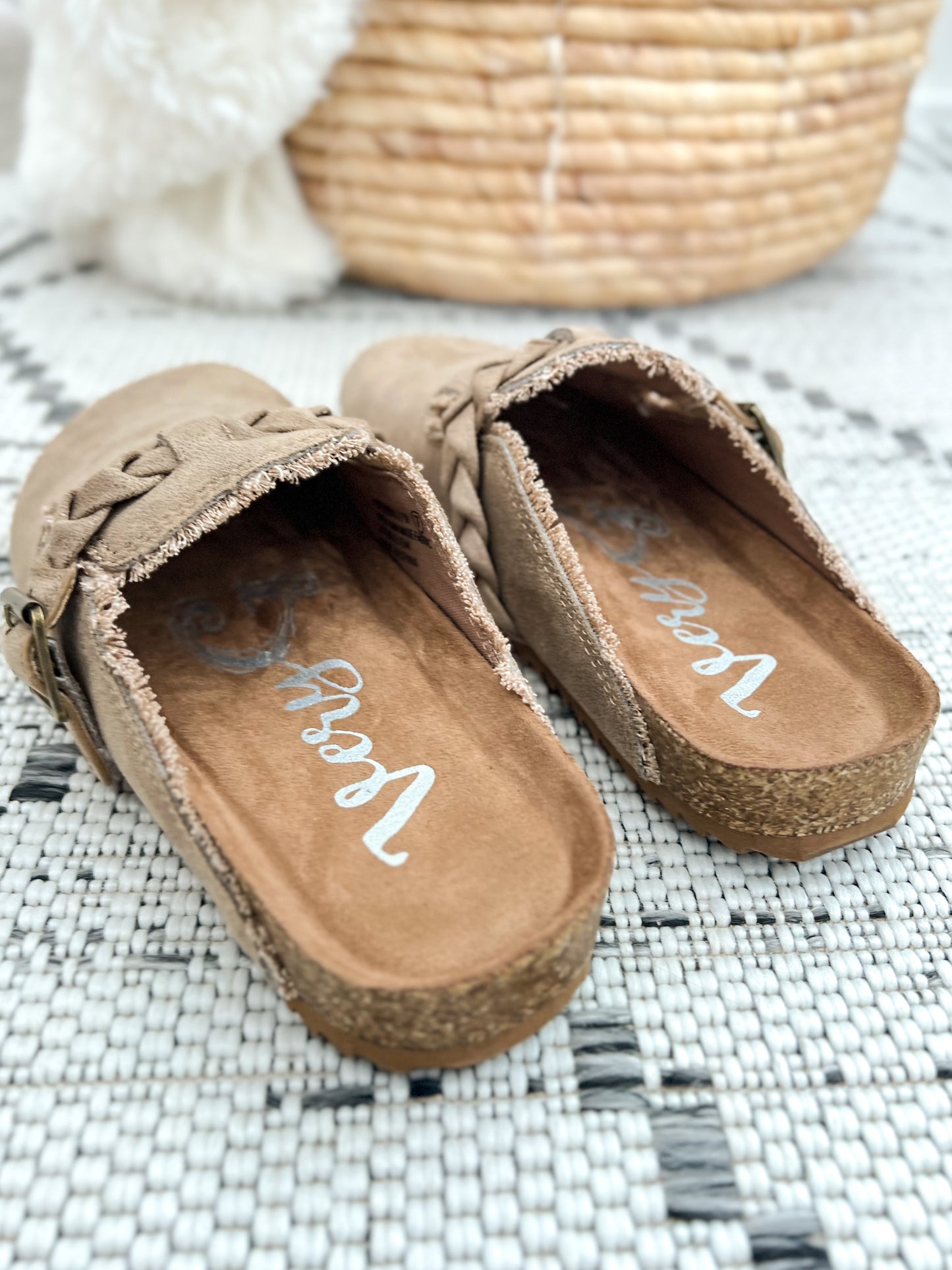 Very G Iris 3 Clog - Beige