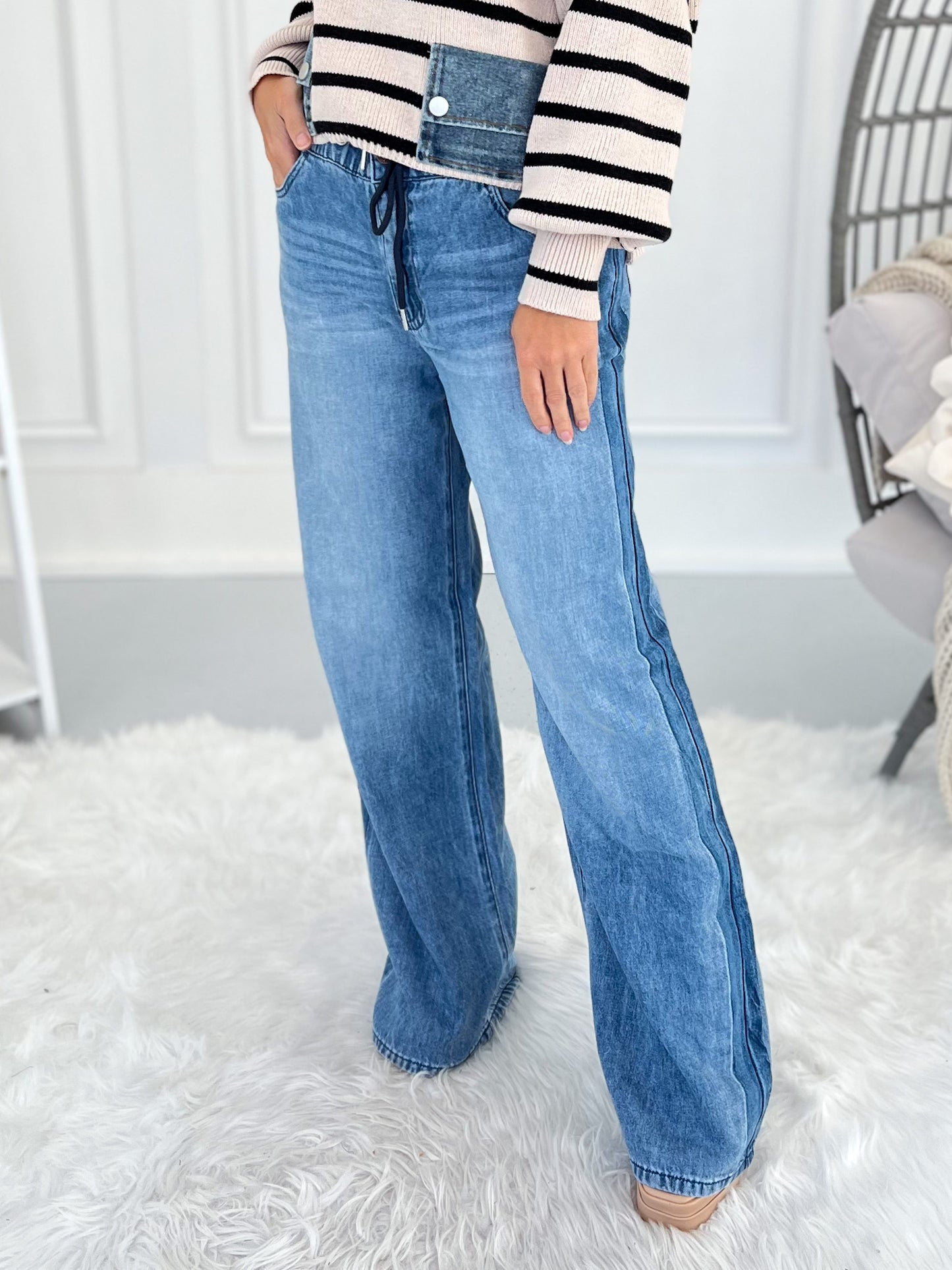Free Flow - Judy Blue Featherweight Chambray Wilhelmina Elastic Waist Jean