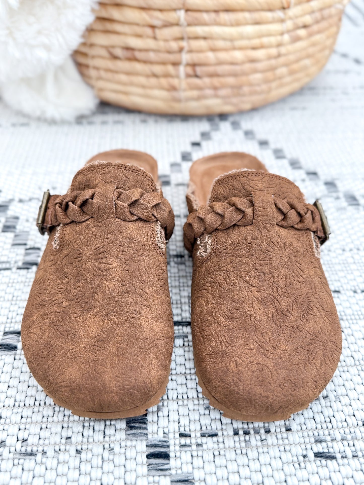 Very G Iris Tooled Clog - Tan