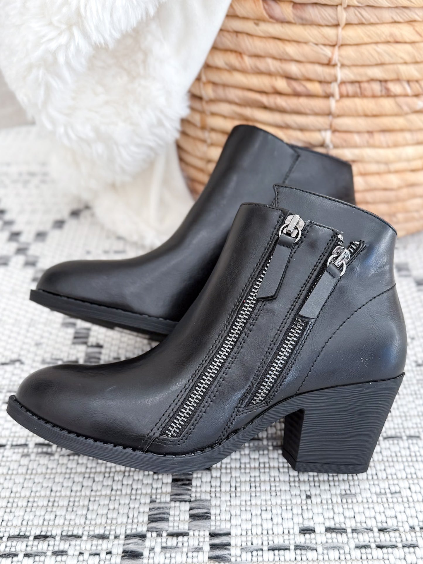 Muk Luks Yellowstone Yardley Boot - Black
