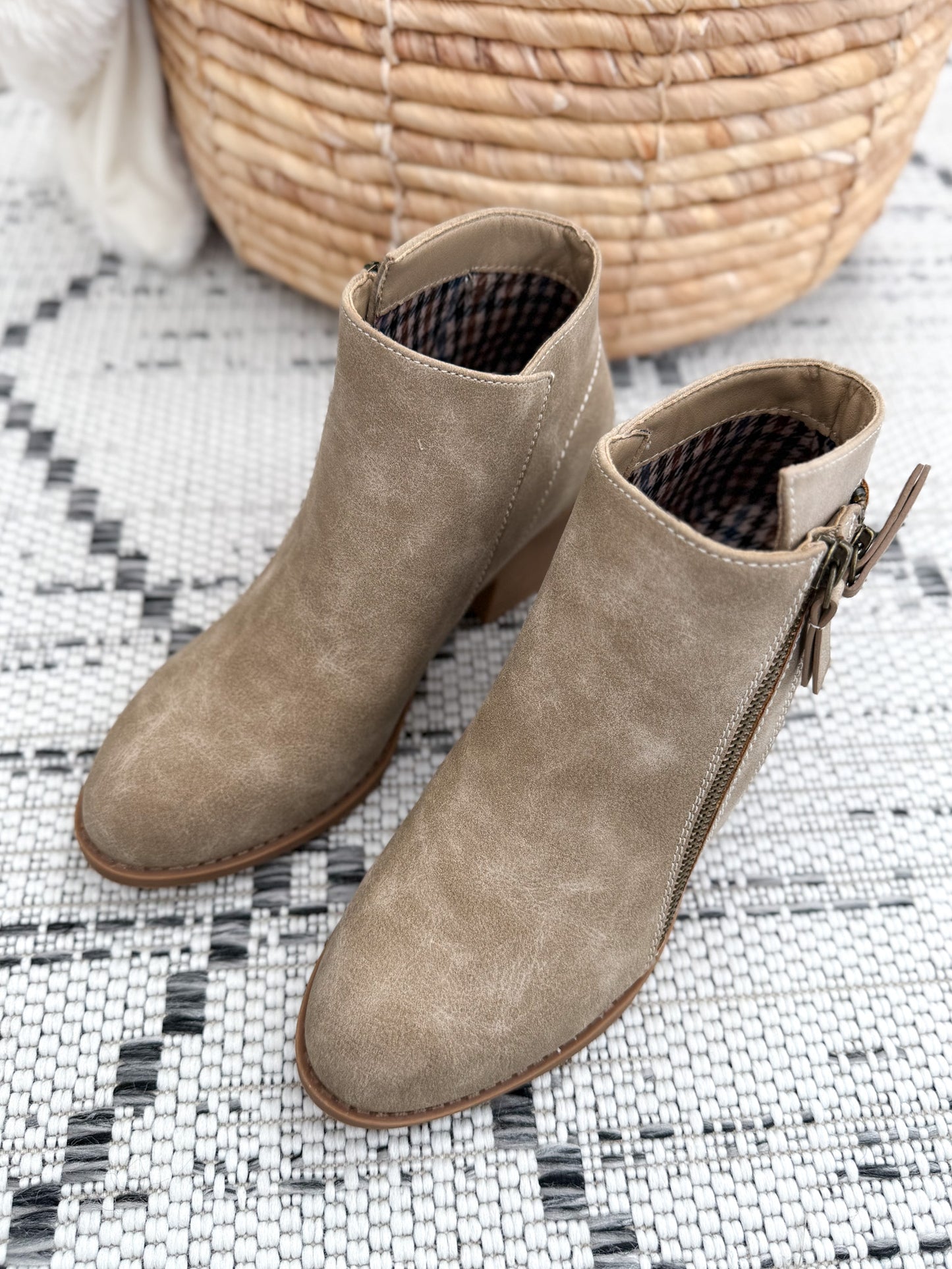 Muk Luks Yellowstone Yardley Boot - Taupe