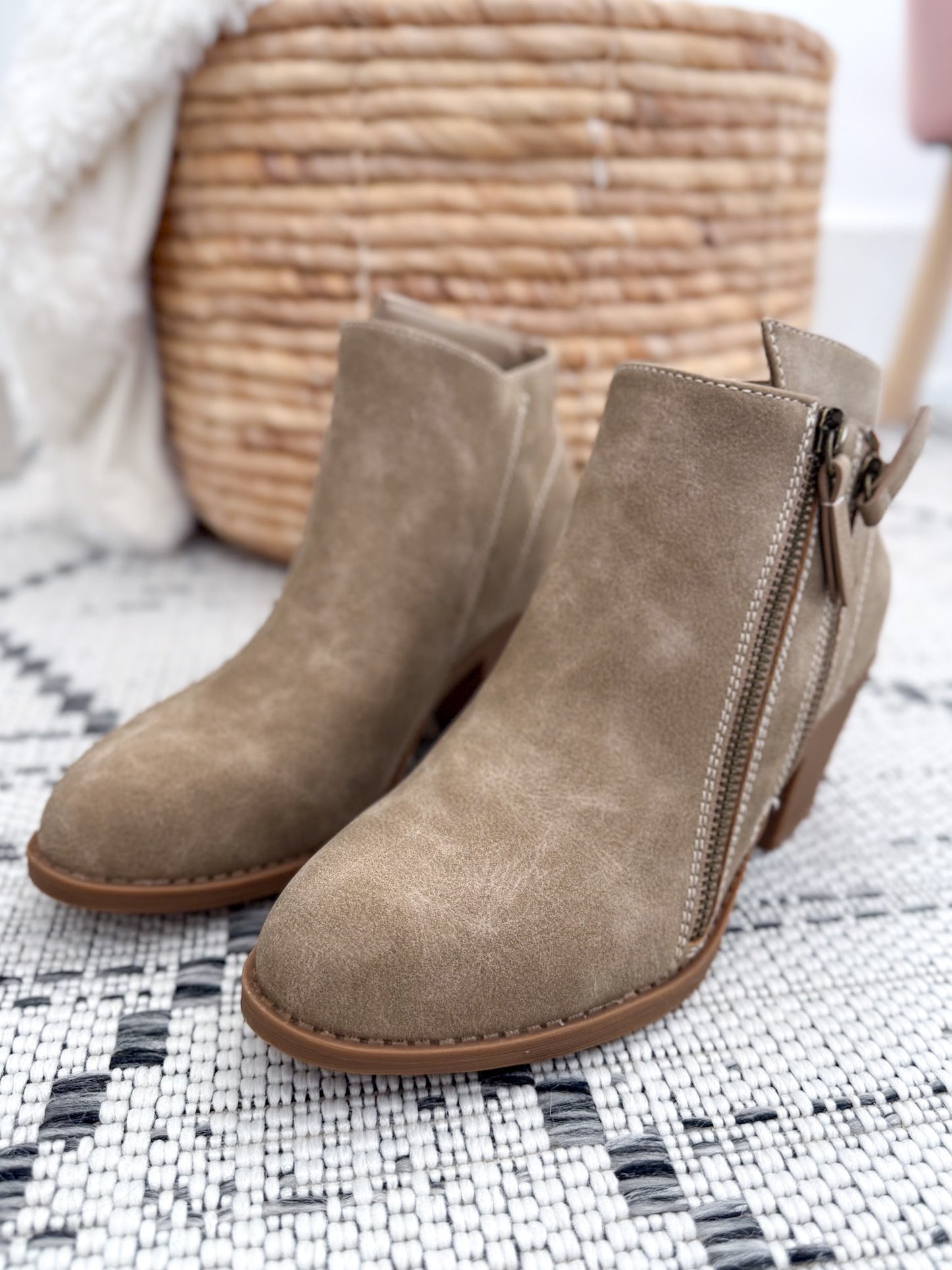 Muk Luks Yellowstone Yardley Boot - Taupe