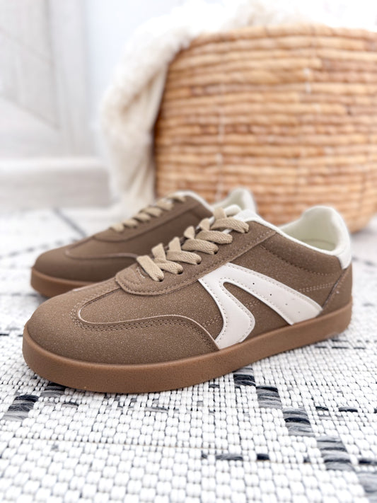 Very G Retro Sneaker - Brown