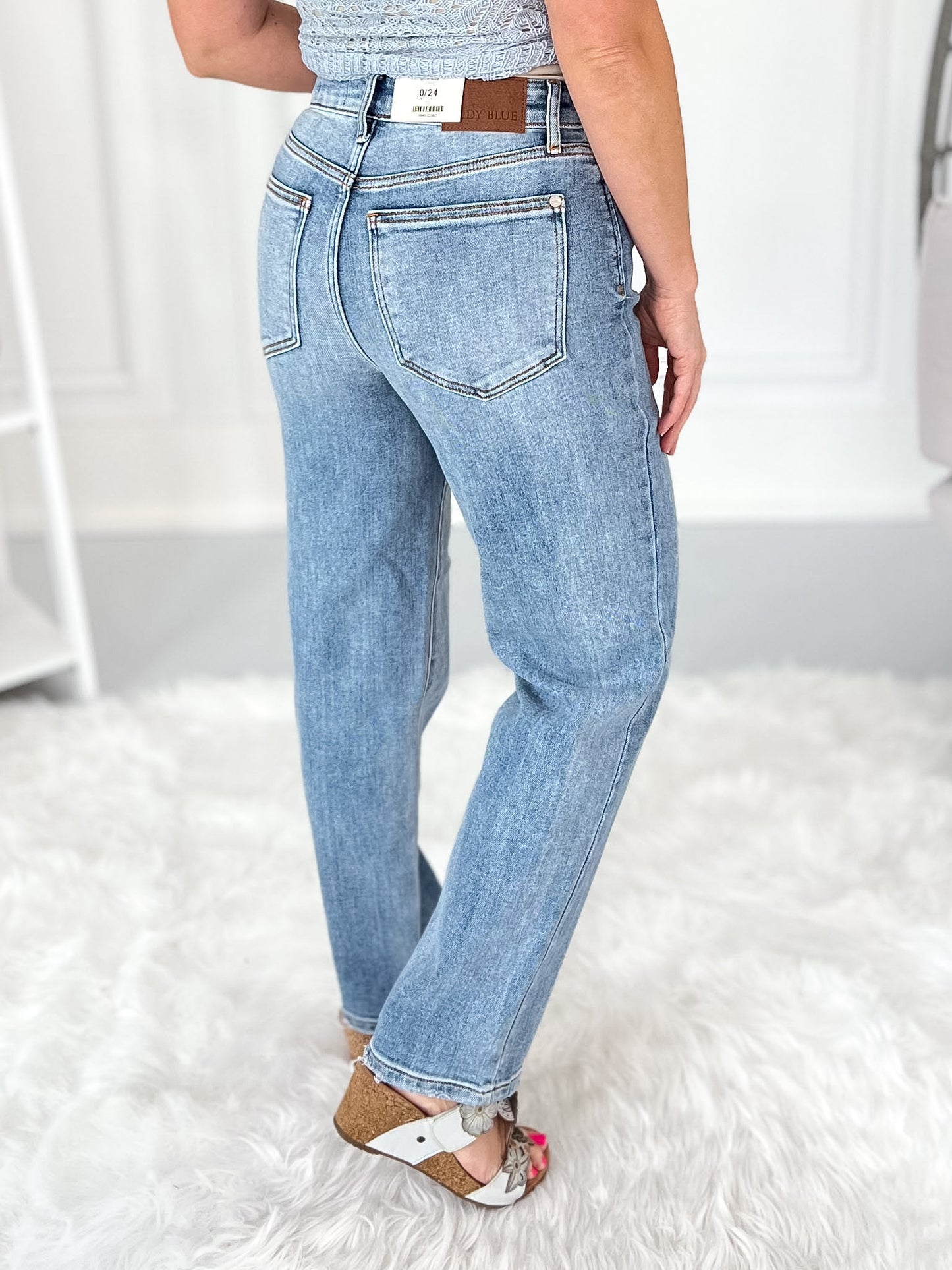 Hits Just Right - Judy Blue Ankle Straight Leg Jean