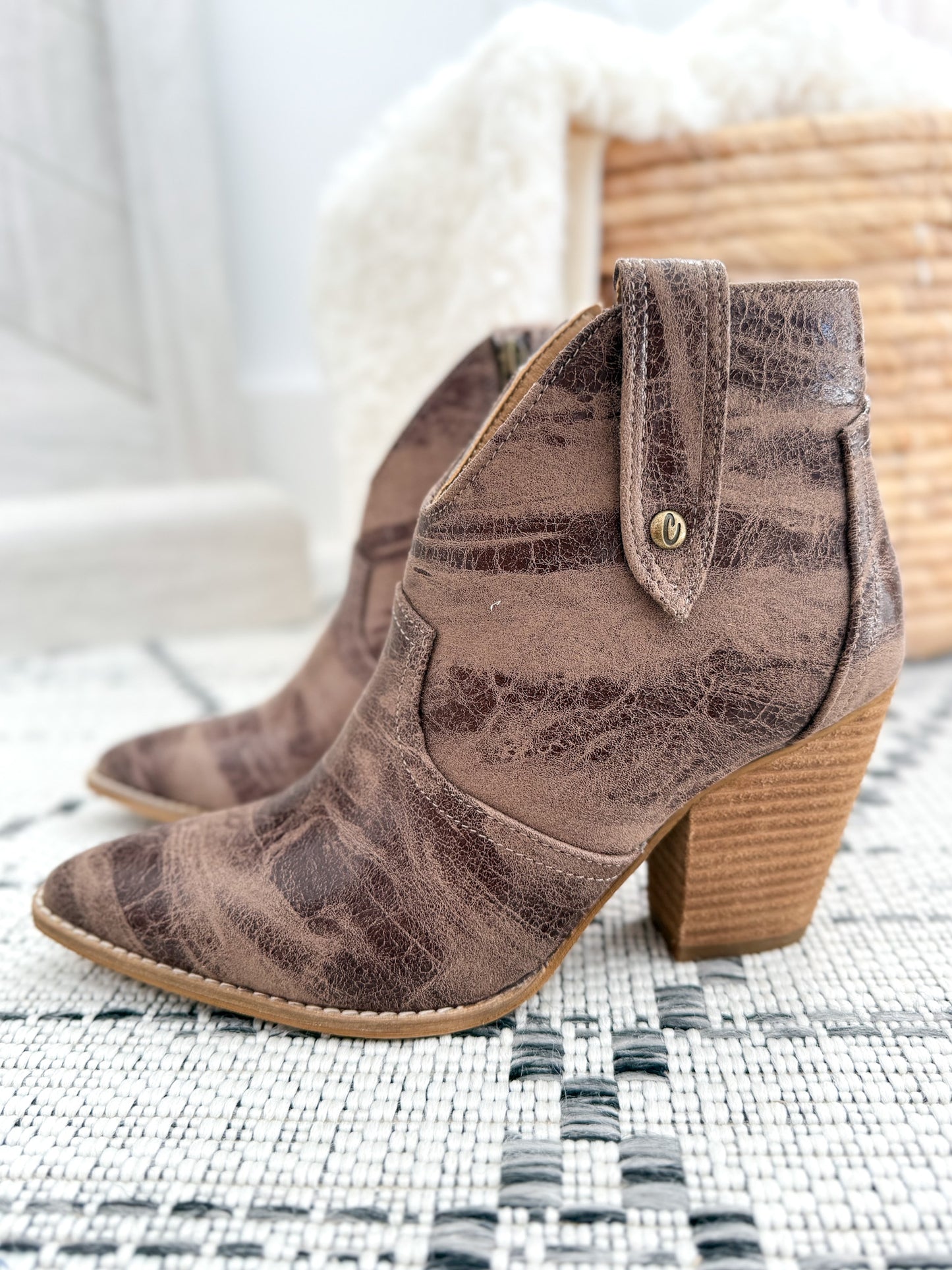 Corky's Bar Hoppin Boot - Taupe