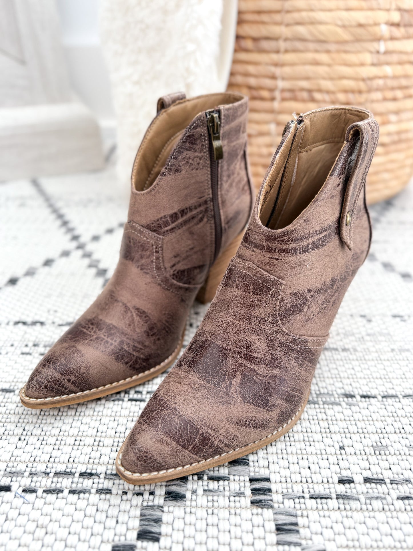 Corky's Bar Hoppin Boot - Taupe