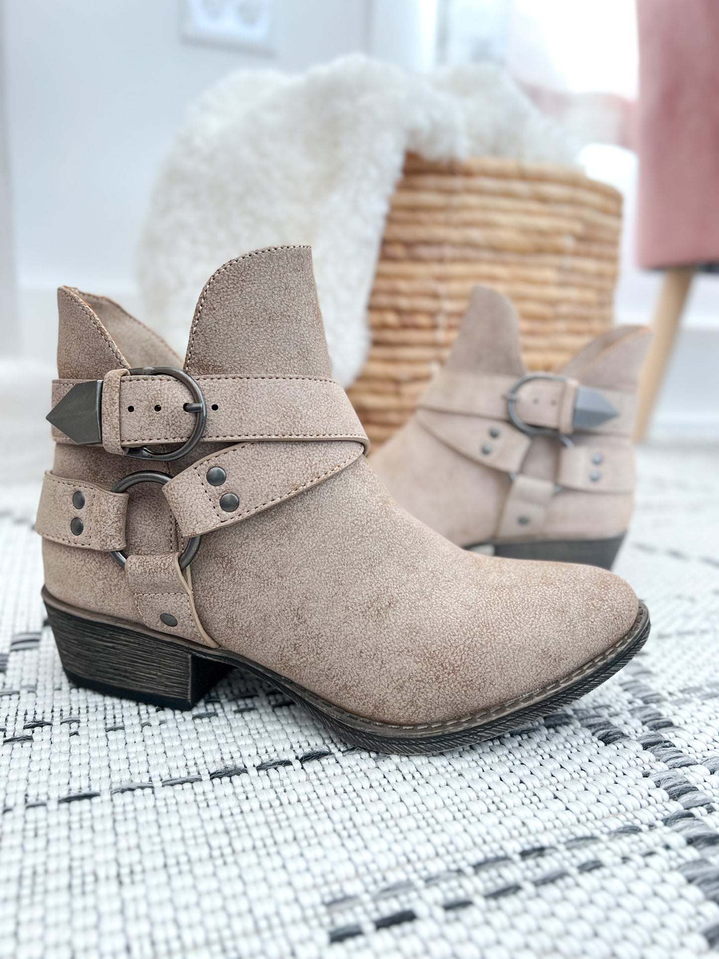 Very G Caroline Boot - Nude