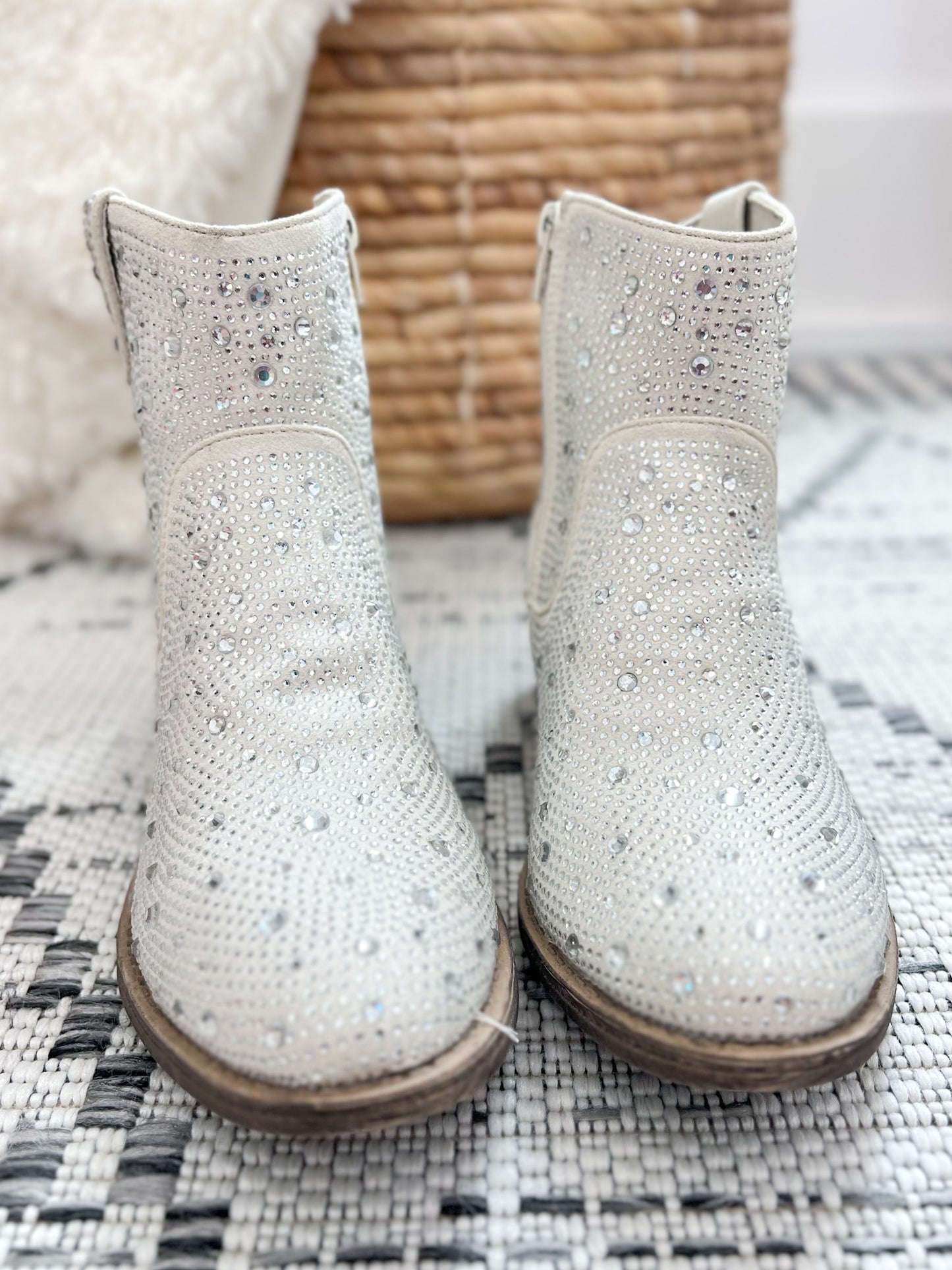 Very G Kady Low Boot - Cream