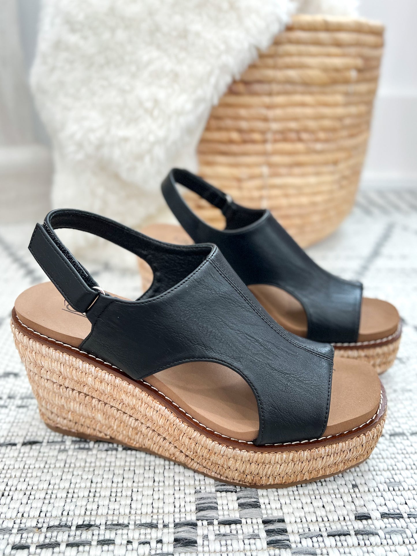 Corky's Freddie Wedge - Black Smooth