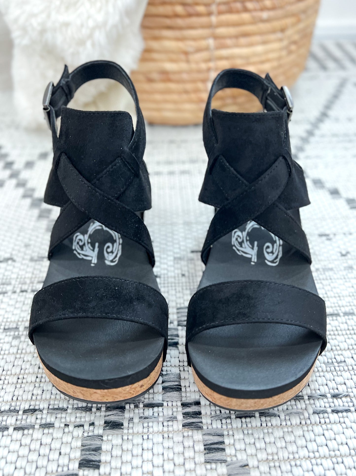 Very G Vector Sandal - Black - Final Sale