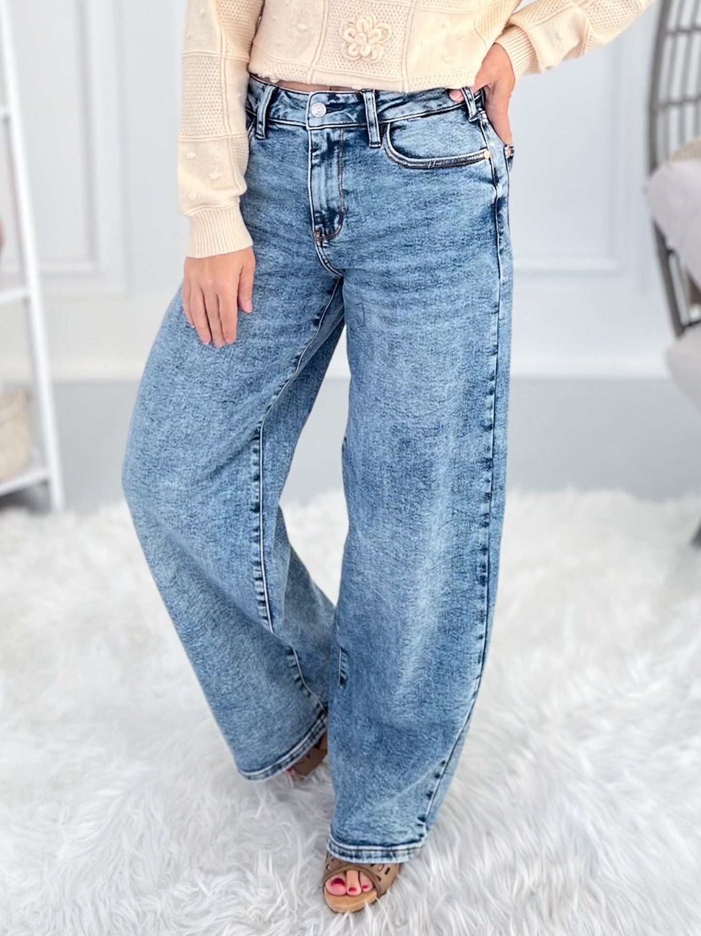 Signature Stitch - Judy Blue Wilhemina Vintage Wash Jean