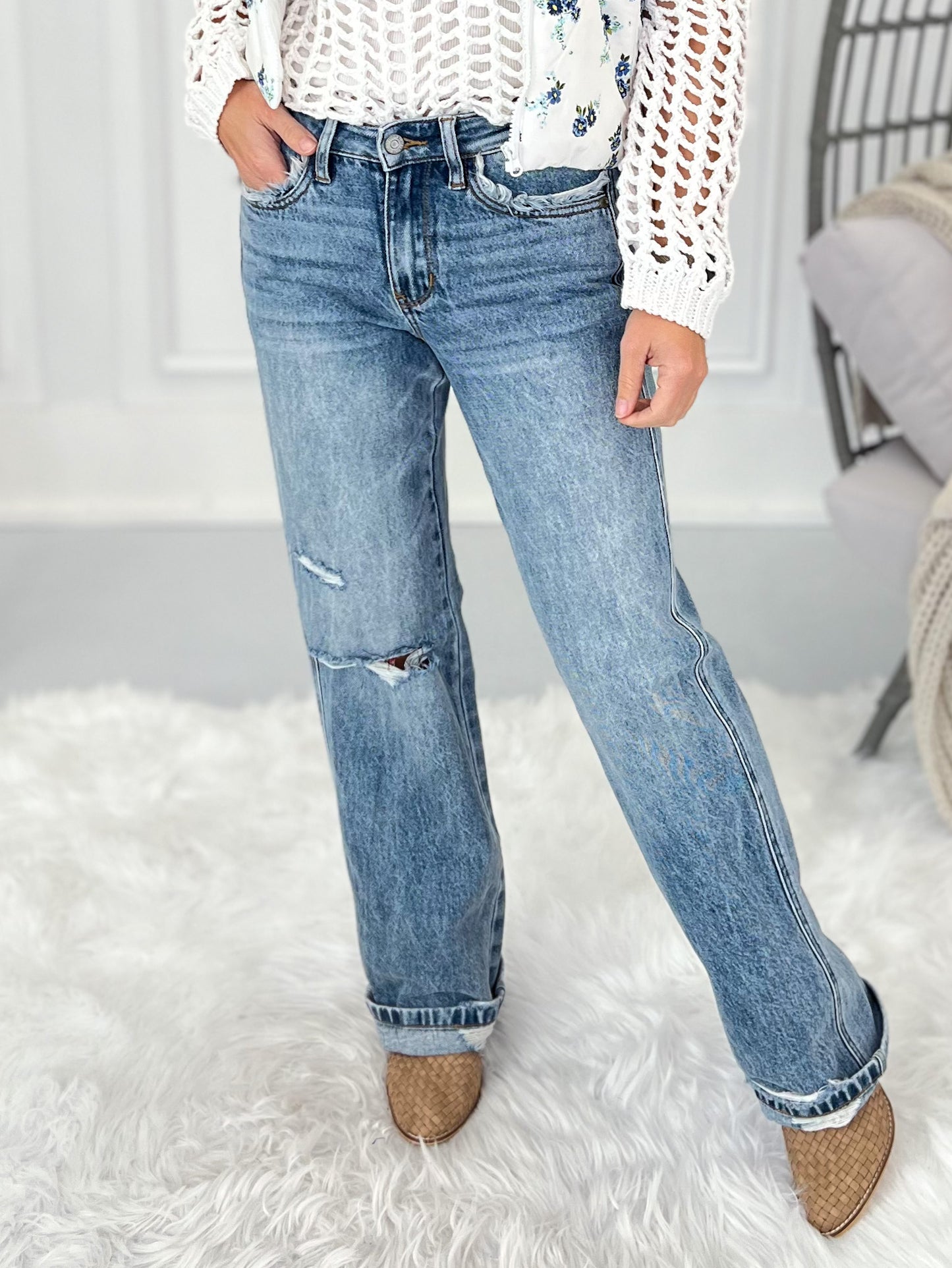 No Signal - Judy Blue 90's Rigid Magic Straight Leg Destroyed Jean