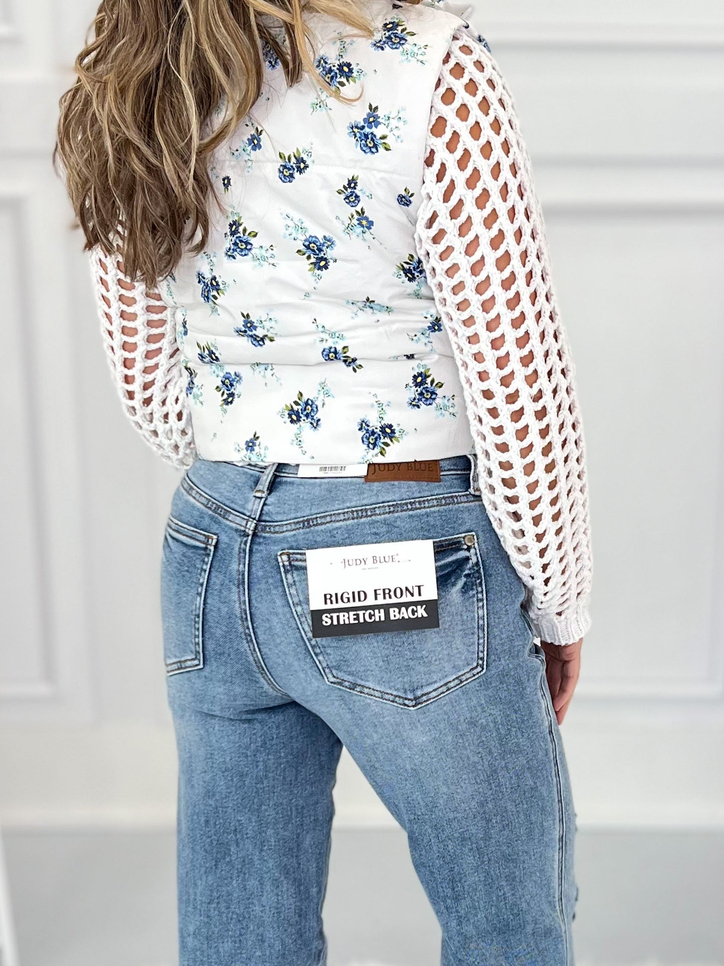 No Signal - Judy Blue 90's Rigid Magic Straight Leg Destroyed Jean