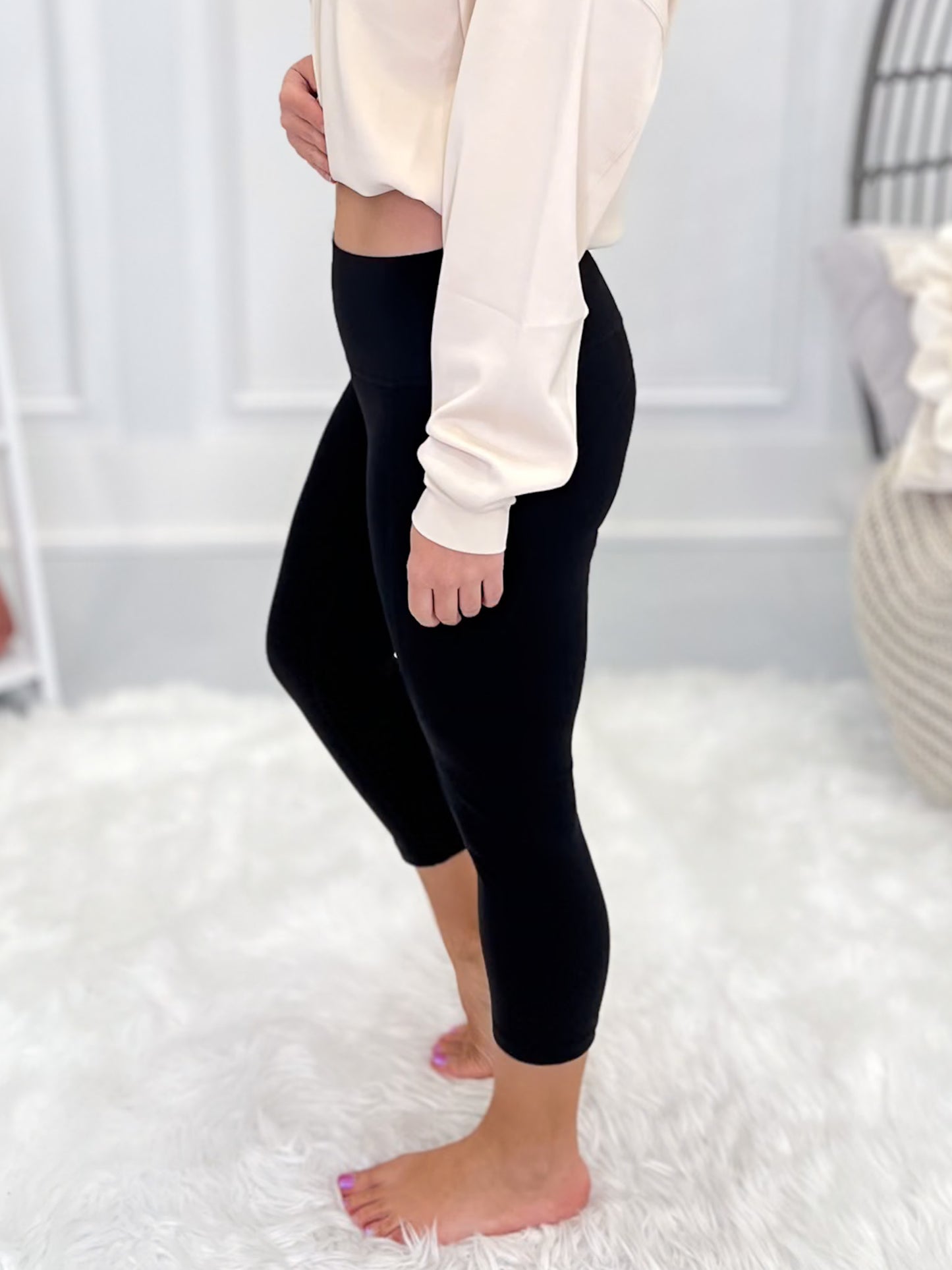 Soft Activewear Capri Leggings w/ Pockets