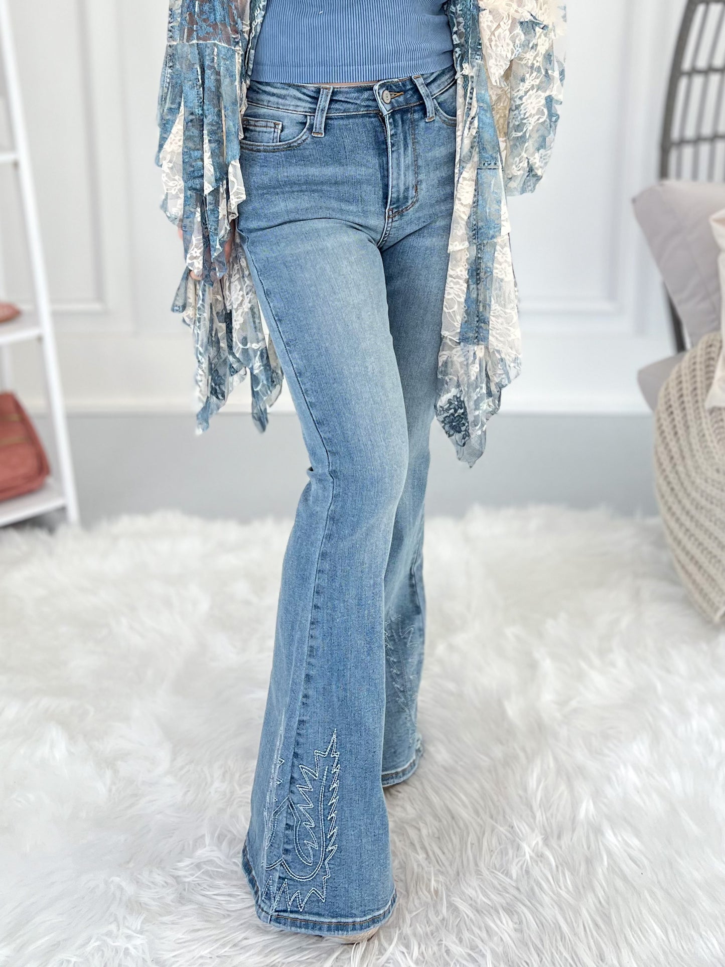 Cowgirl Classic - Judy Blue Western Embroidered Flare Jeans