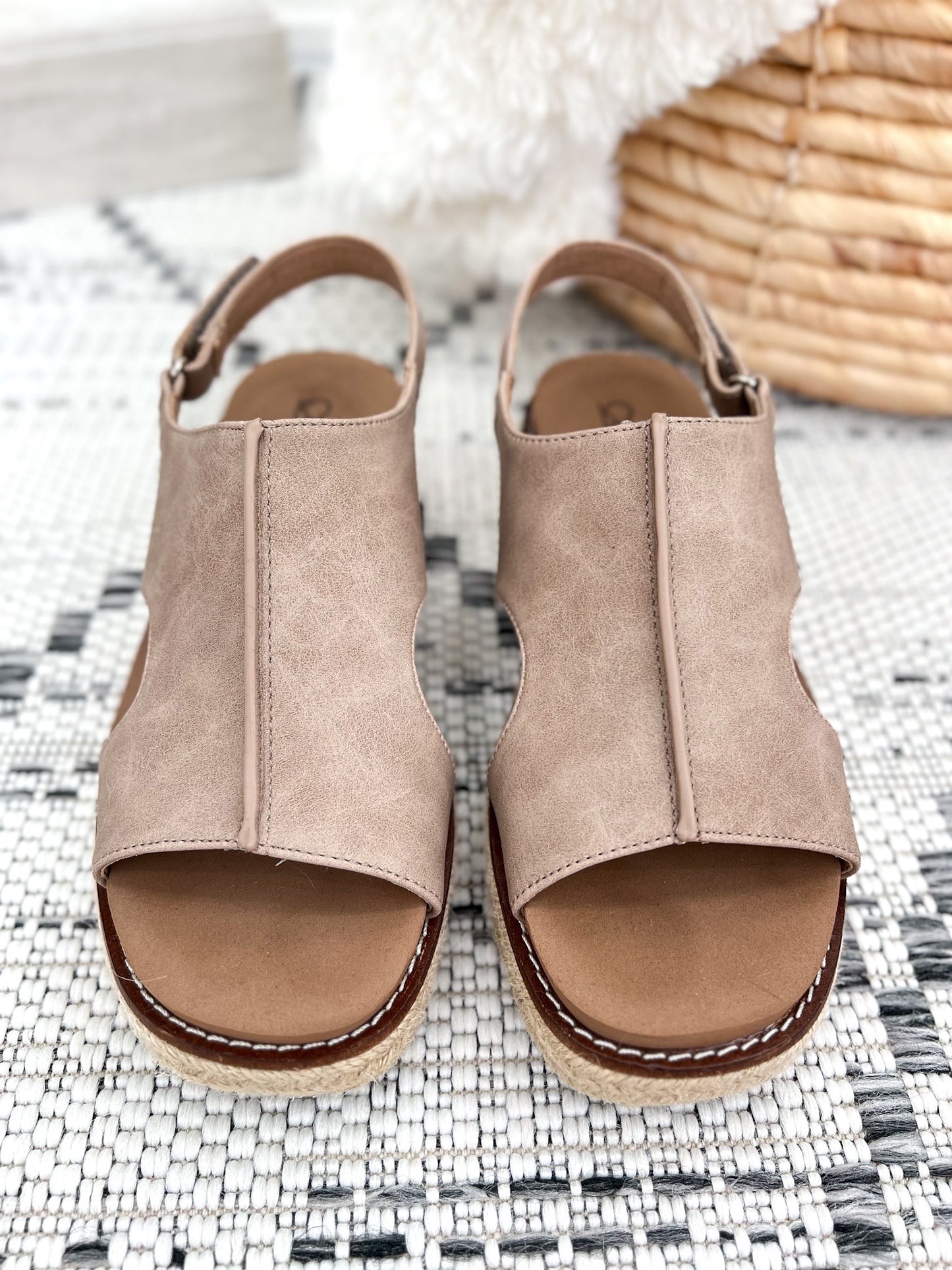 Corky's Ready Or Not Wedge - Taupe