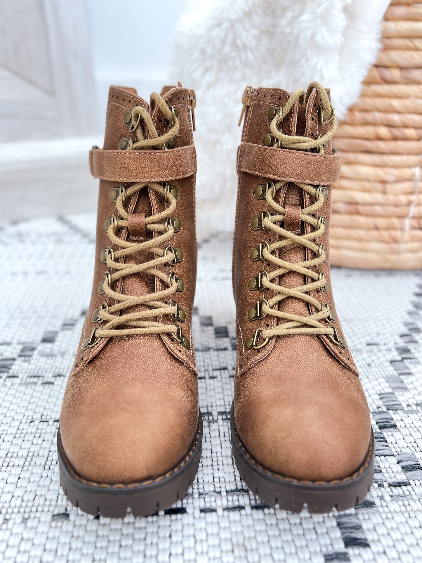 Very G Donatella Boot - Tan