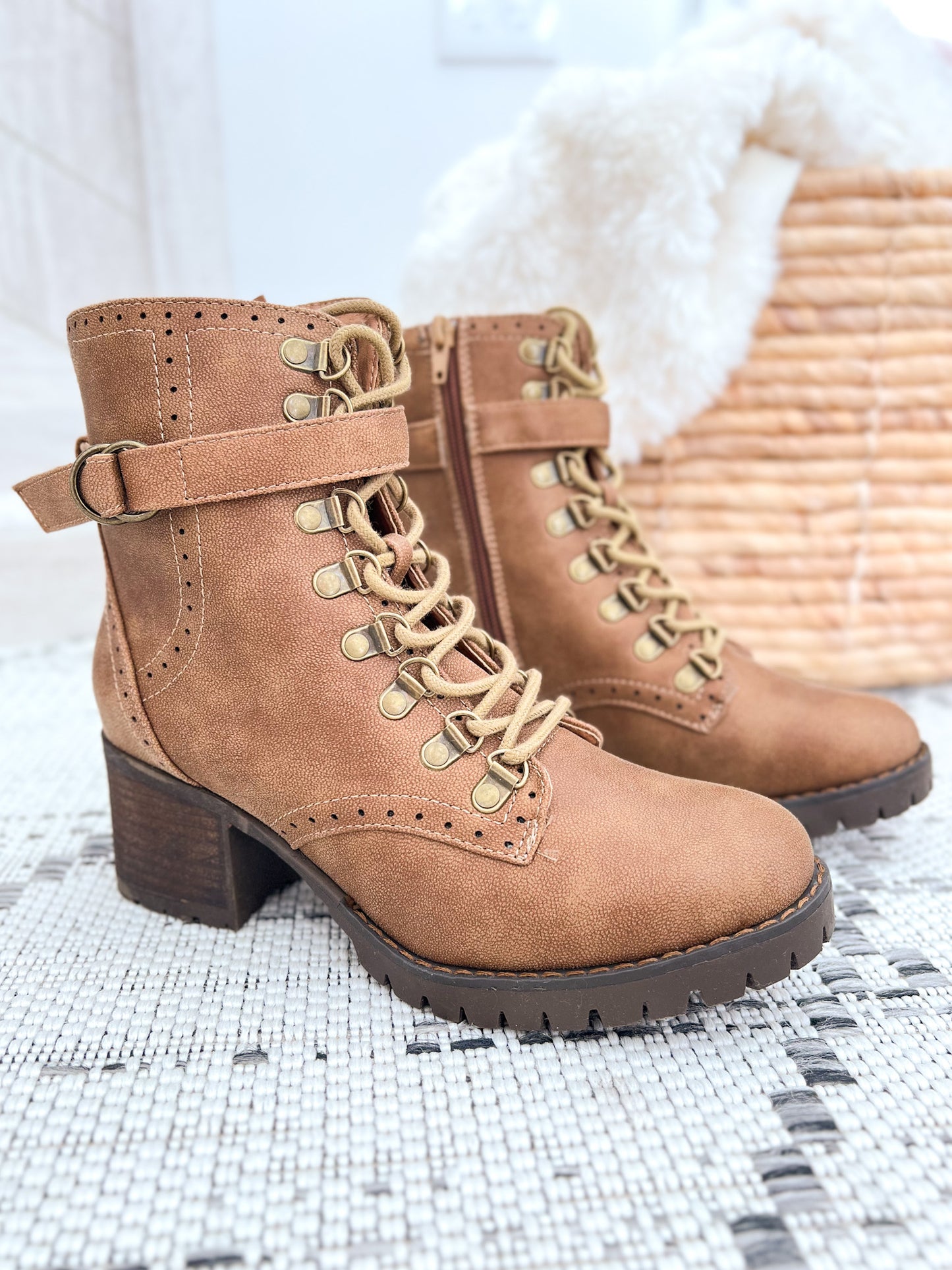 Very G Donatella Boot - Tan