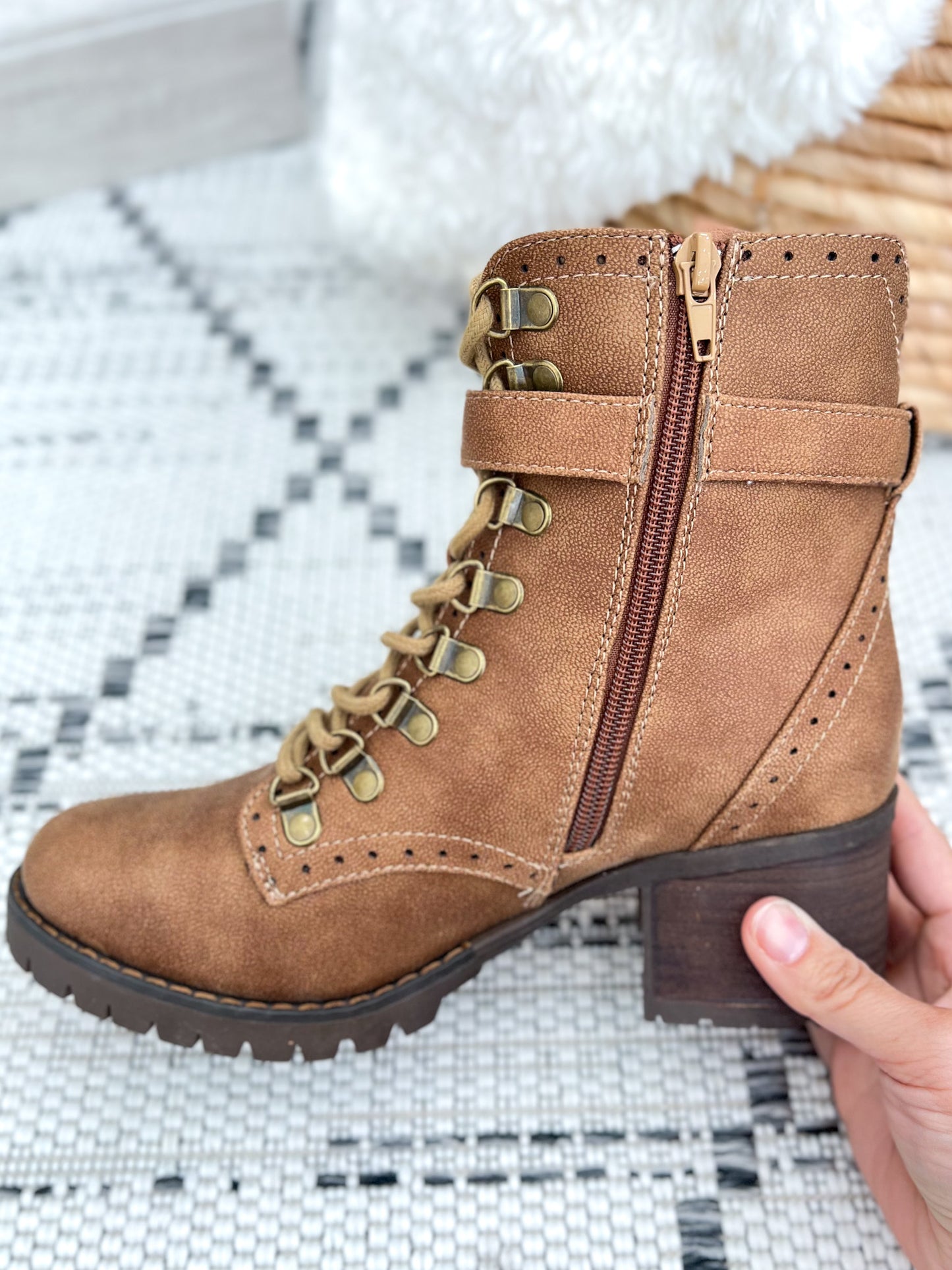 Very G Donatella Boot - Tan