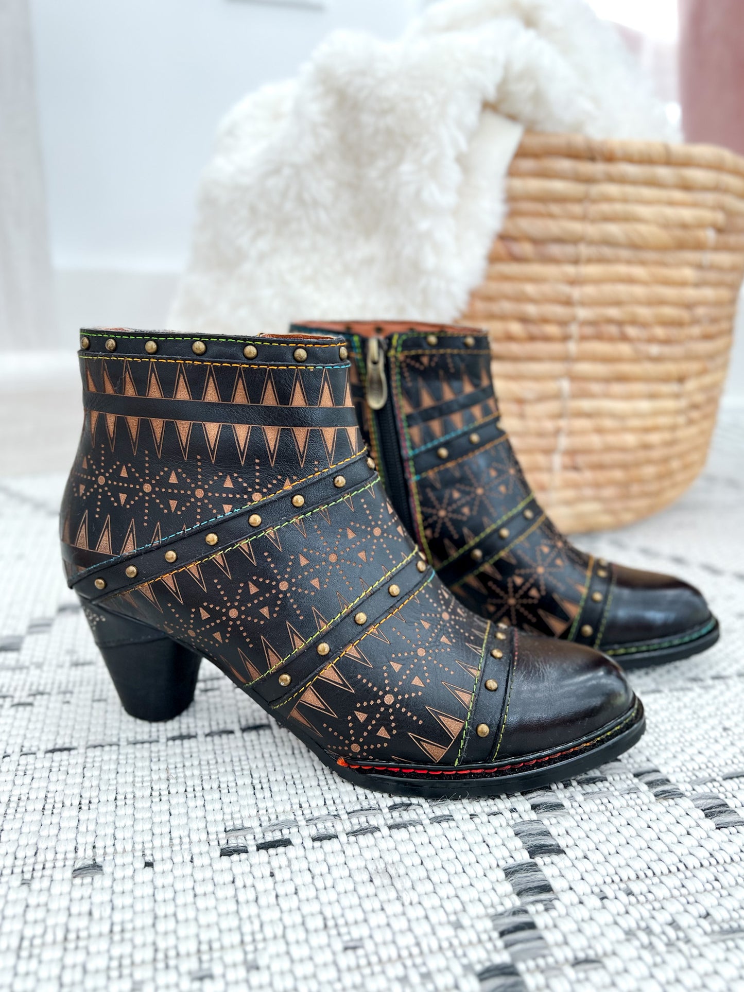 L'ARTISTE Niobe Boot - Black Multi