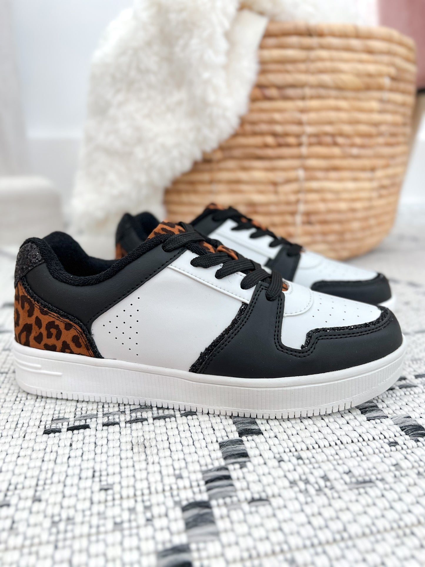 Very G BB Low Sneaker - Black