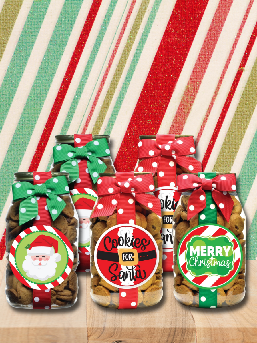 The BEST Chocolate Chip Cookies - Holiday