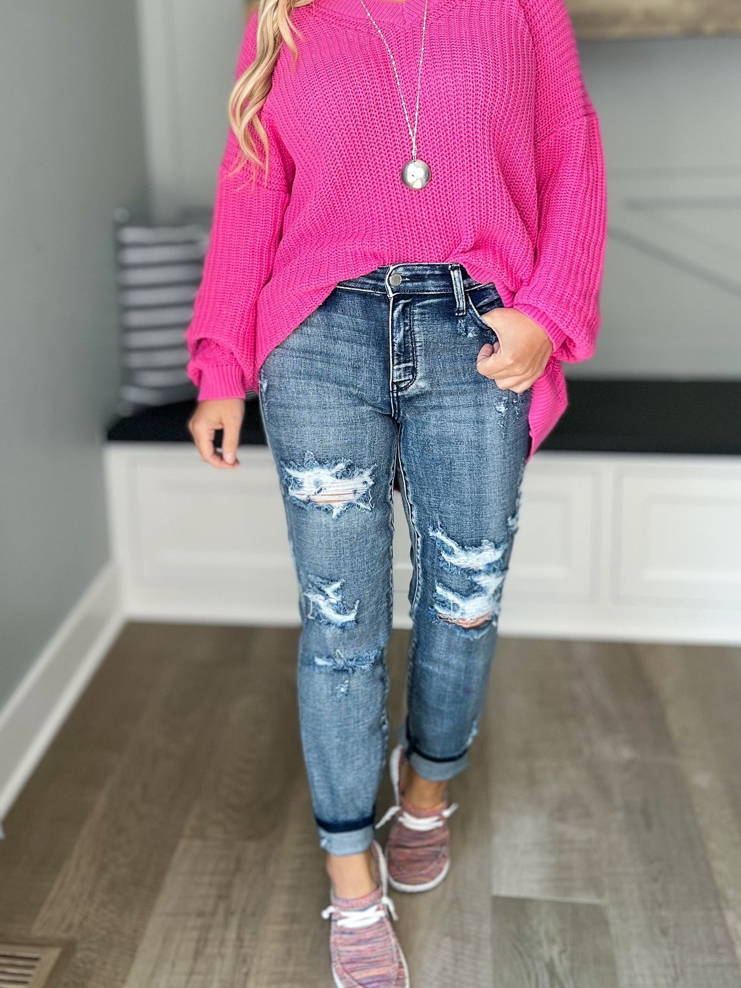 Chill Girl - Judy Blue Destroyed Boyfriend Jean
