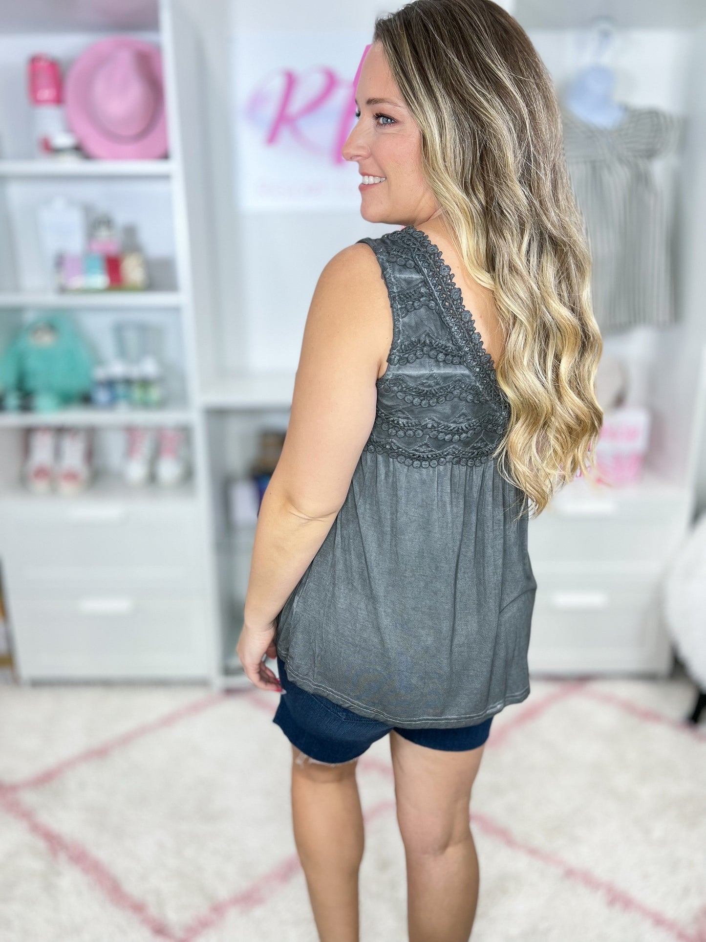 Get The Deets Tank