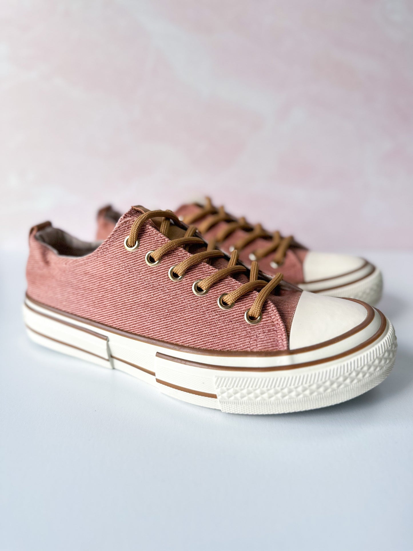 Very G Driana Sneaker - Rust