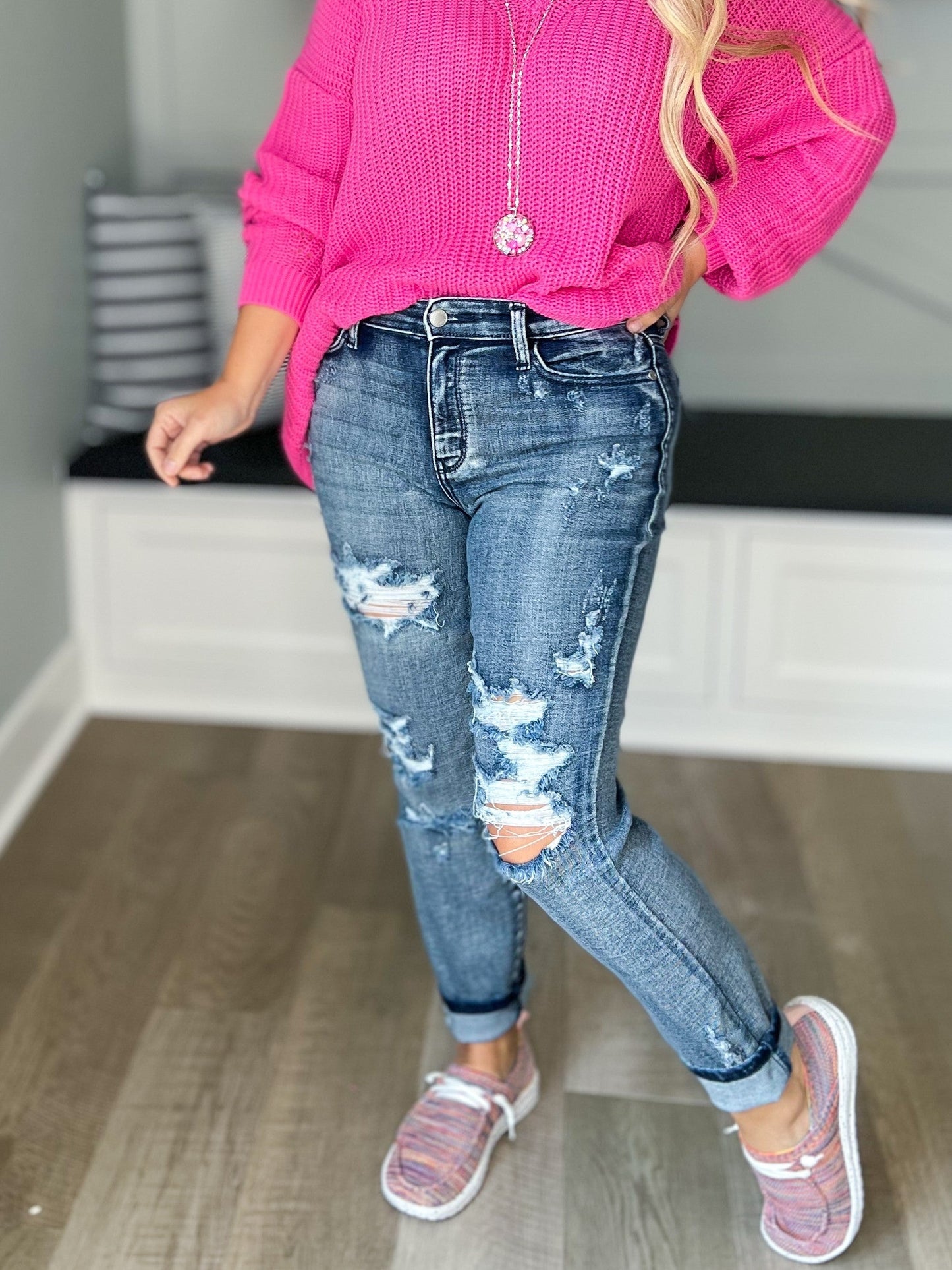 Chill Girl - Judy Blue Destroyed Boyfriend Jean
