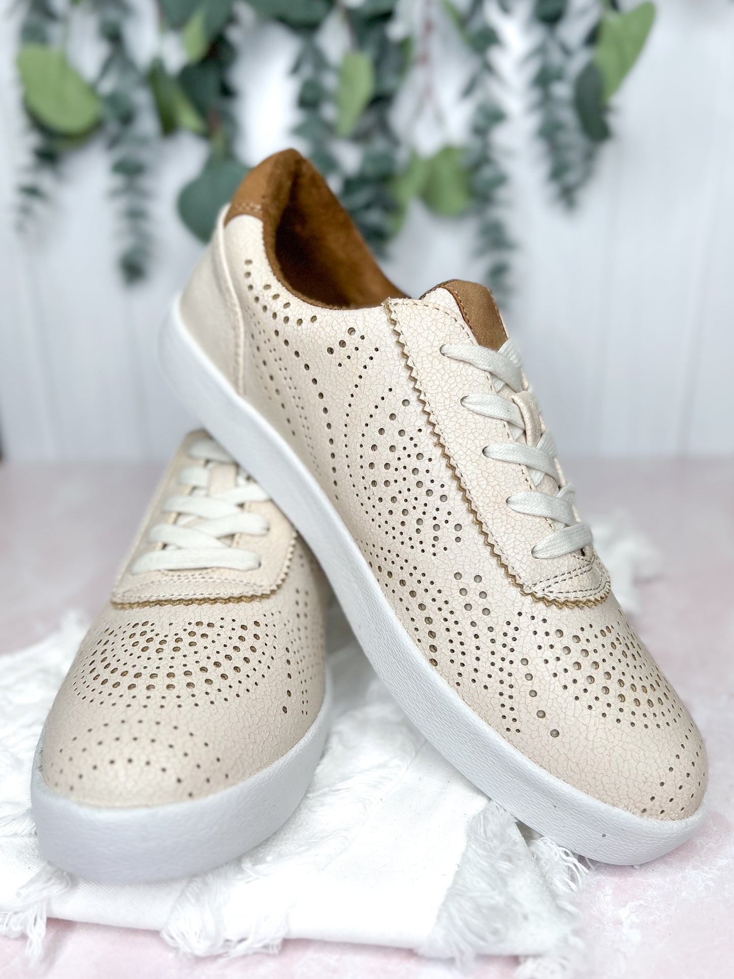 Very G Felix Sneaker - Cream