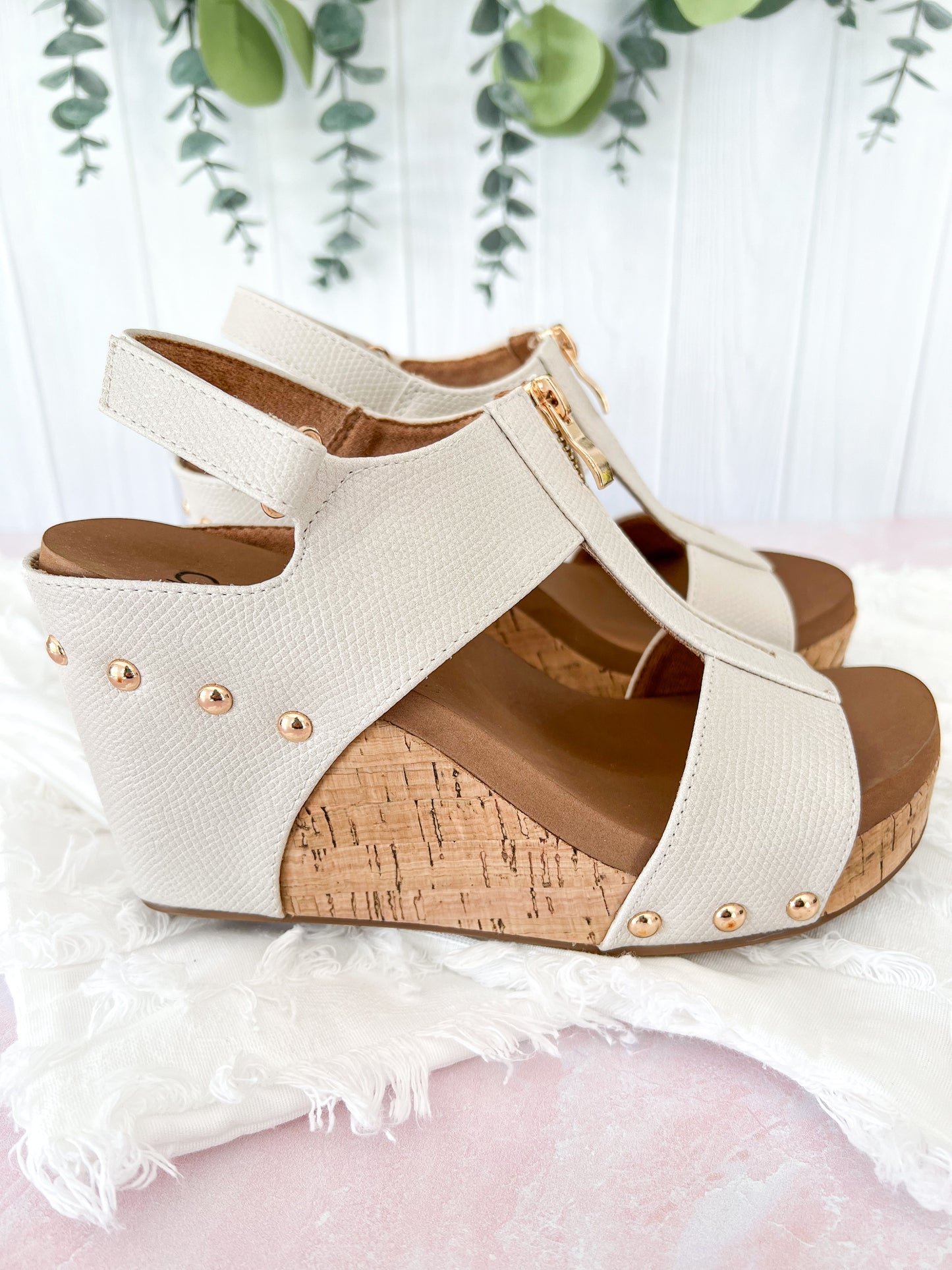 Corky's Zip It Good Wedge - Ivory - Final Sale