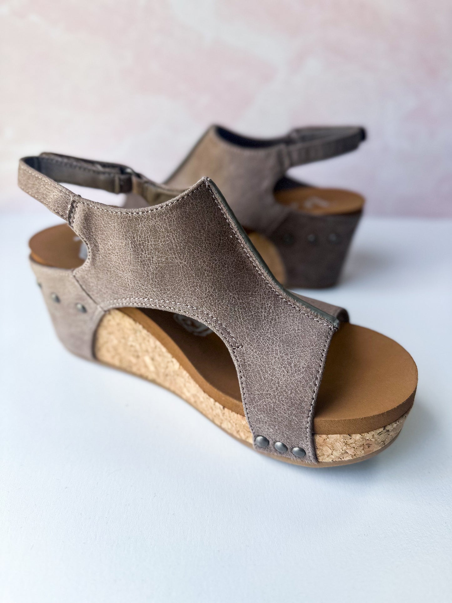 Very G Liberty Wedge - Taupe