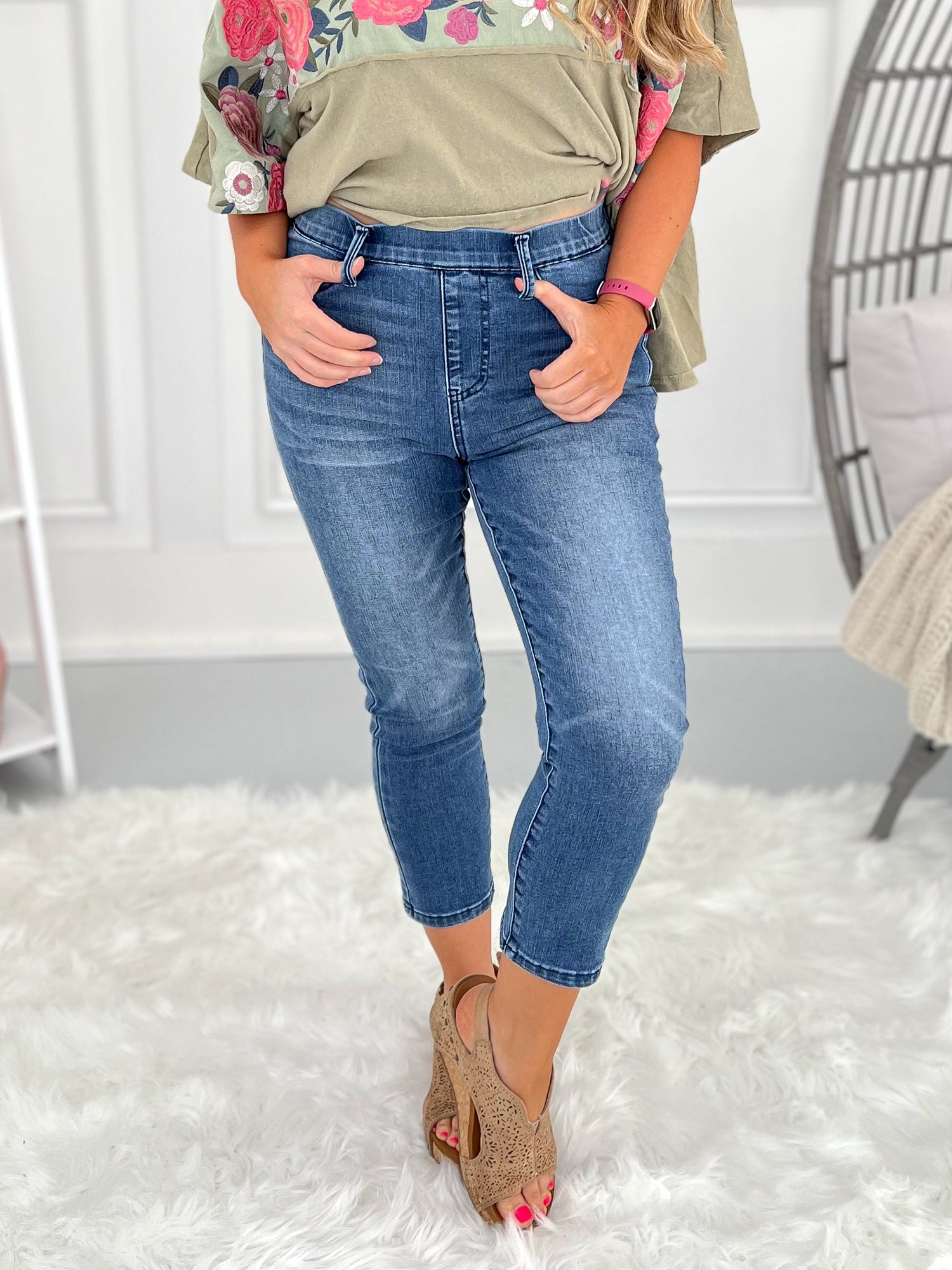 Emily High Rise Cool Denim Pull On Capri Jeans - JUDY BLUE – Junk
