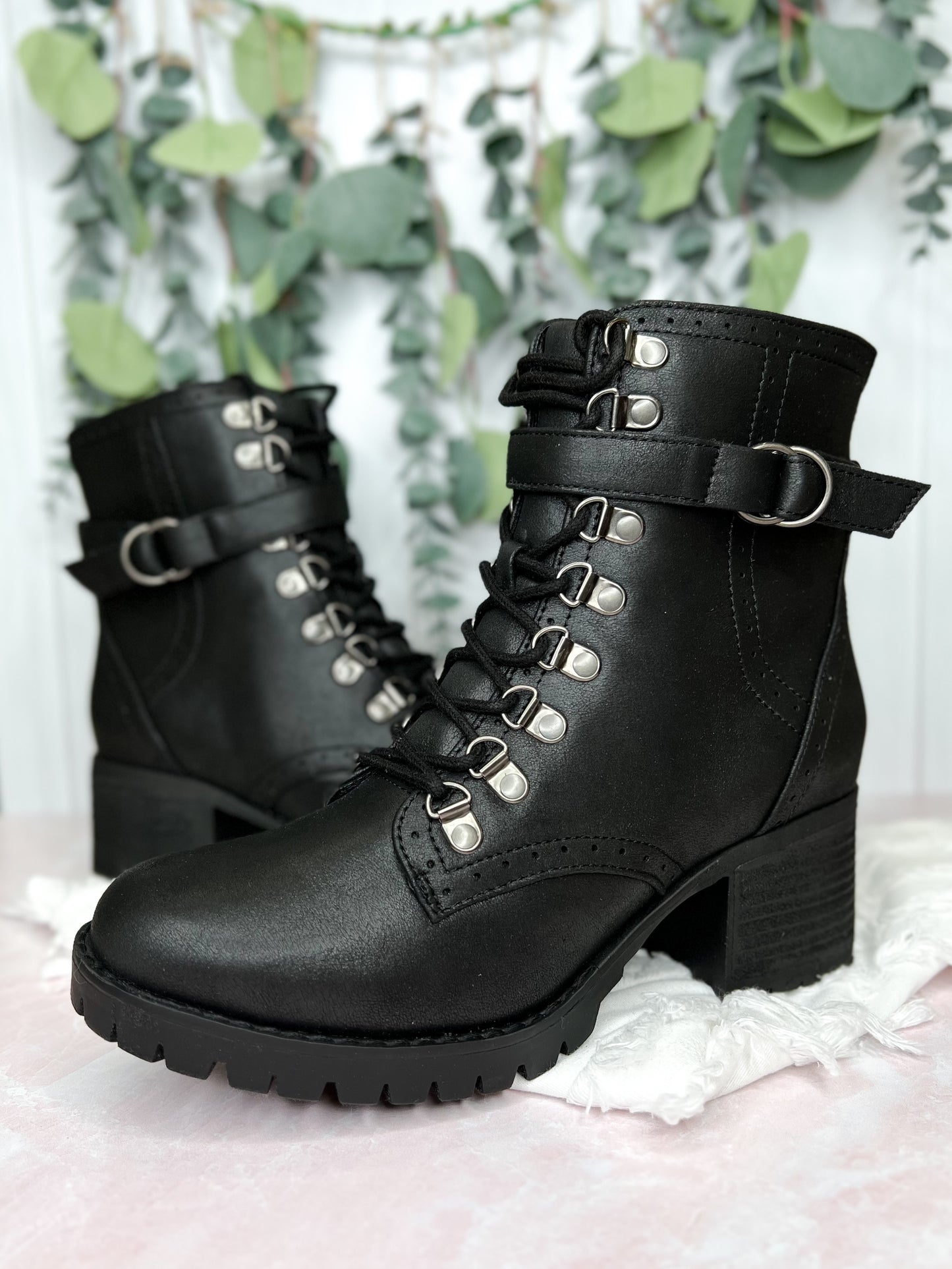 Very G Donatella Boot - Black