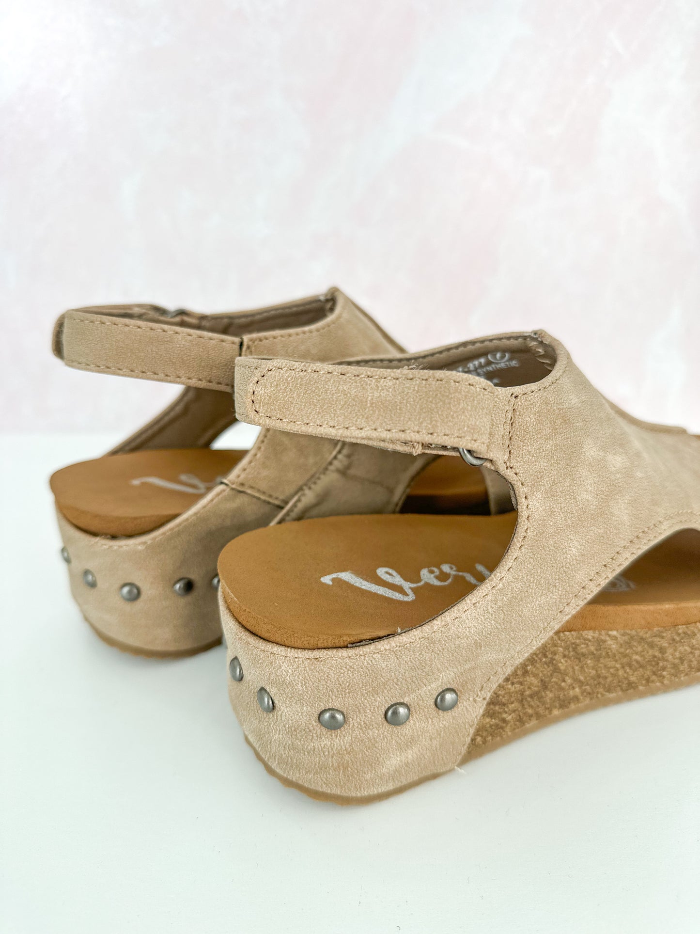 Very G Rein Wedge - Taupe