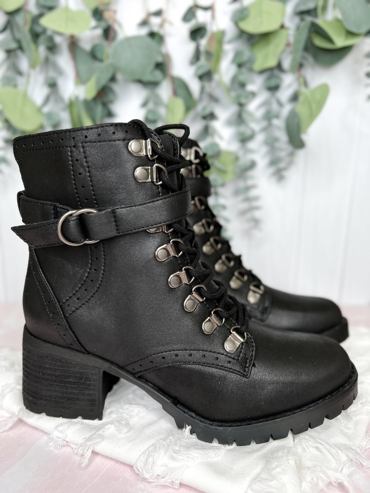 Very G Donatella Boot - Black