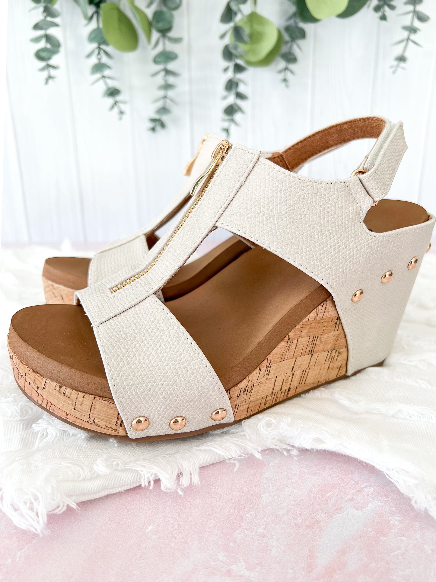 Corky's Zip It Good Wedge - Ivory - Final Sale