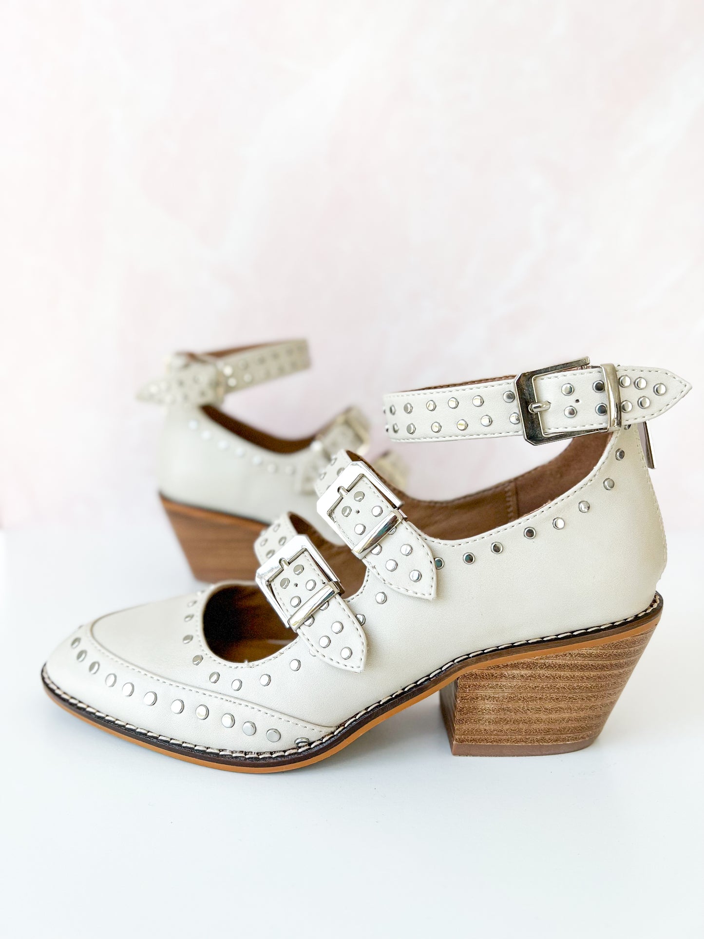 Corky's Cackle Wedge - Ivory