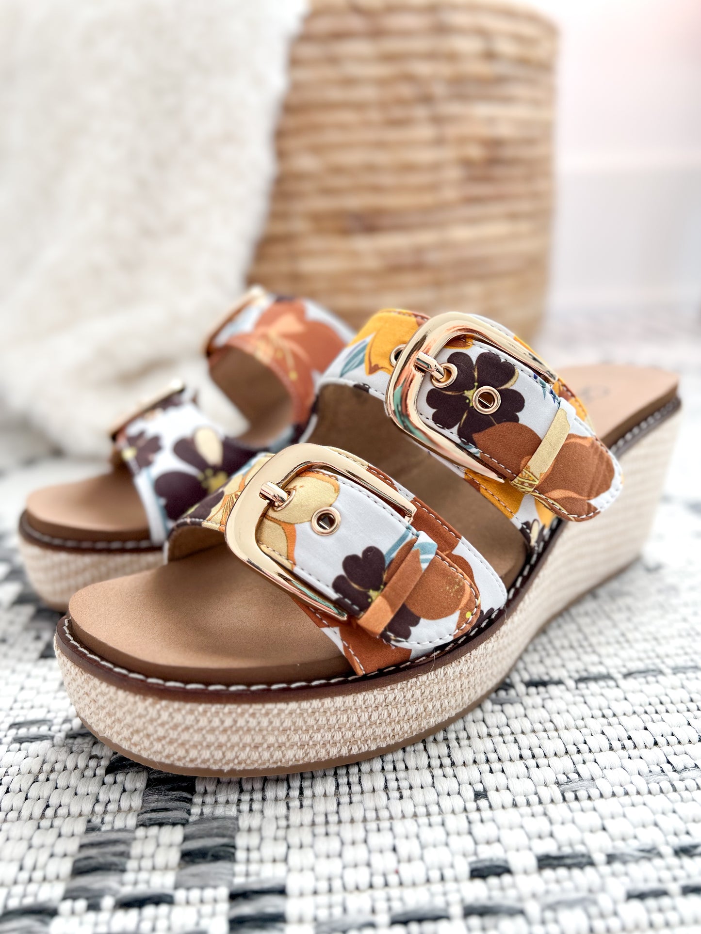 Corky's Manifest Wedge - Natural Hibiscus