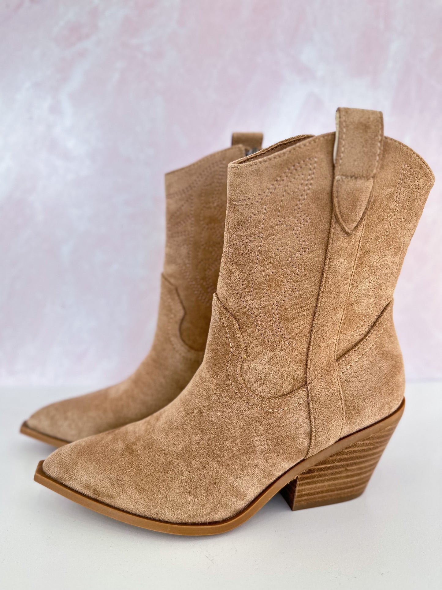 Corky's Rowdy Boot - Camel Suede