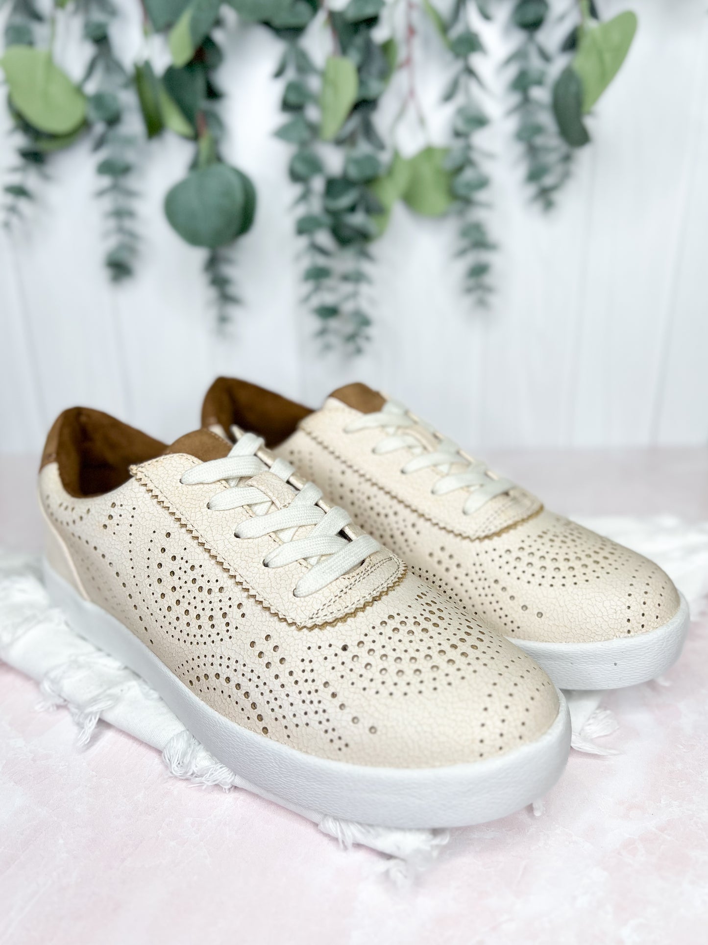 Very G Felix Sneaker - Cream