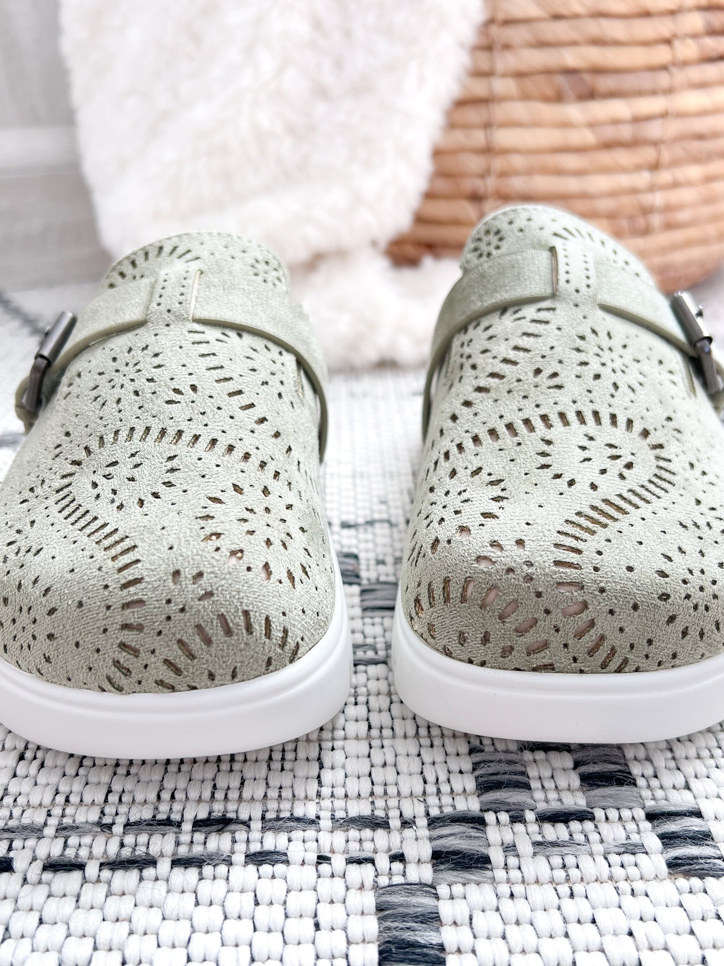 Very G Lulu Platform Clog - Sage