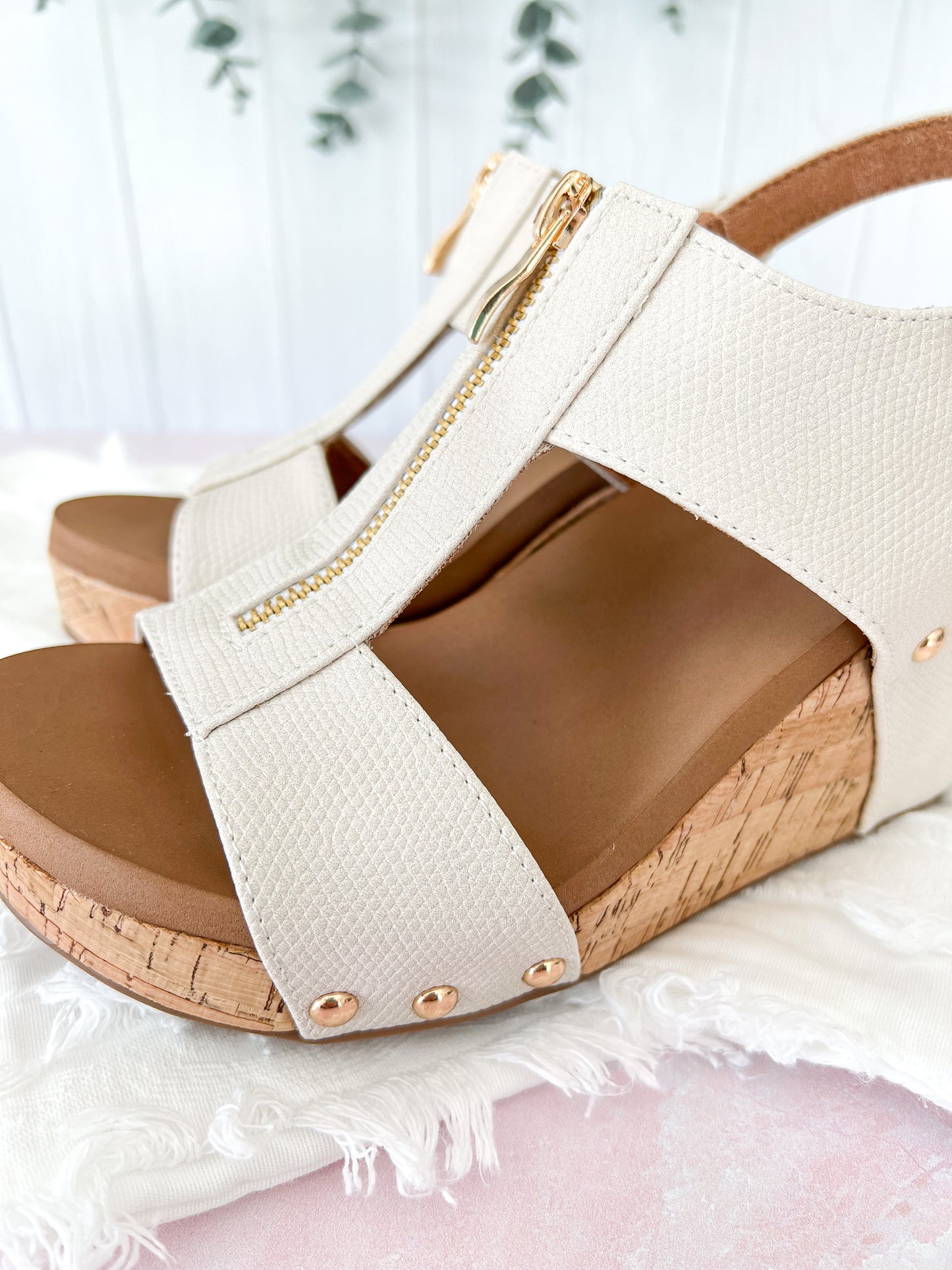 Corky's Zip It Good Wedge - Ivory - Final Sale