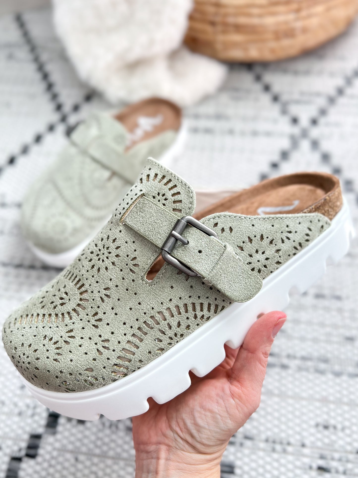 Very G Lulu Platform Clog - Sage